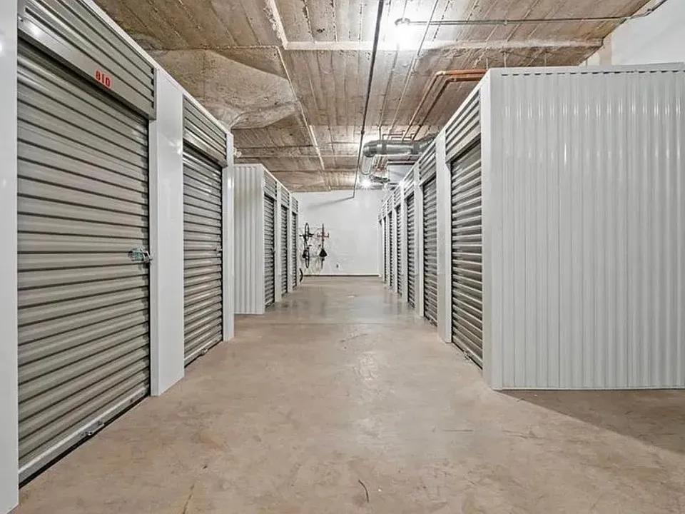 Condominium For Rent in Dallas County , 1122 Jackson Street 709, Dallas, Texas 75202, 1 Bedroom, 1 Bathroom, 1 Garage spaces, 1,111 Sqft, built in 1925, mls#21406873, Real Estate Agent in Dallas, Homes For Rent in Dallas county, Homes For Rent in Dallas, Realtor in Dallas Texas, Real Estate Brokerage Independent Realty Texas, Luminita Cordes Realtor