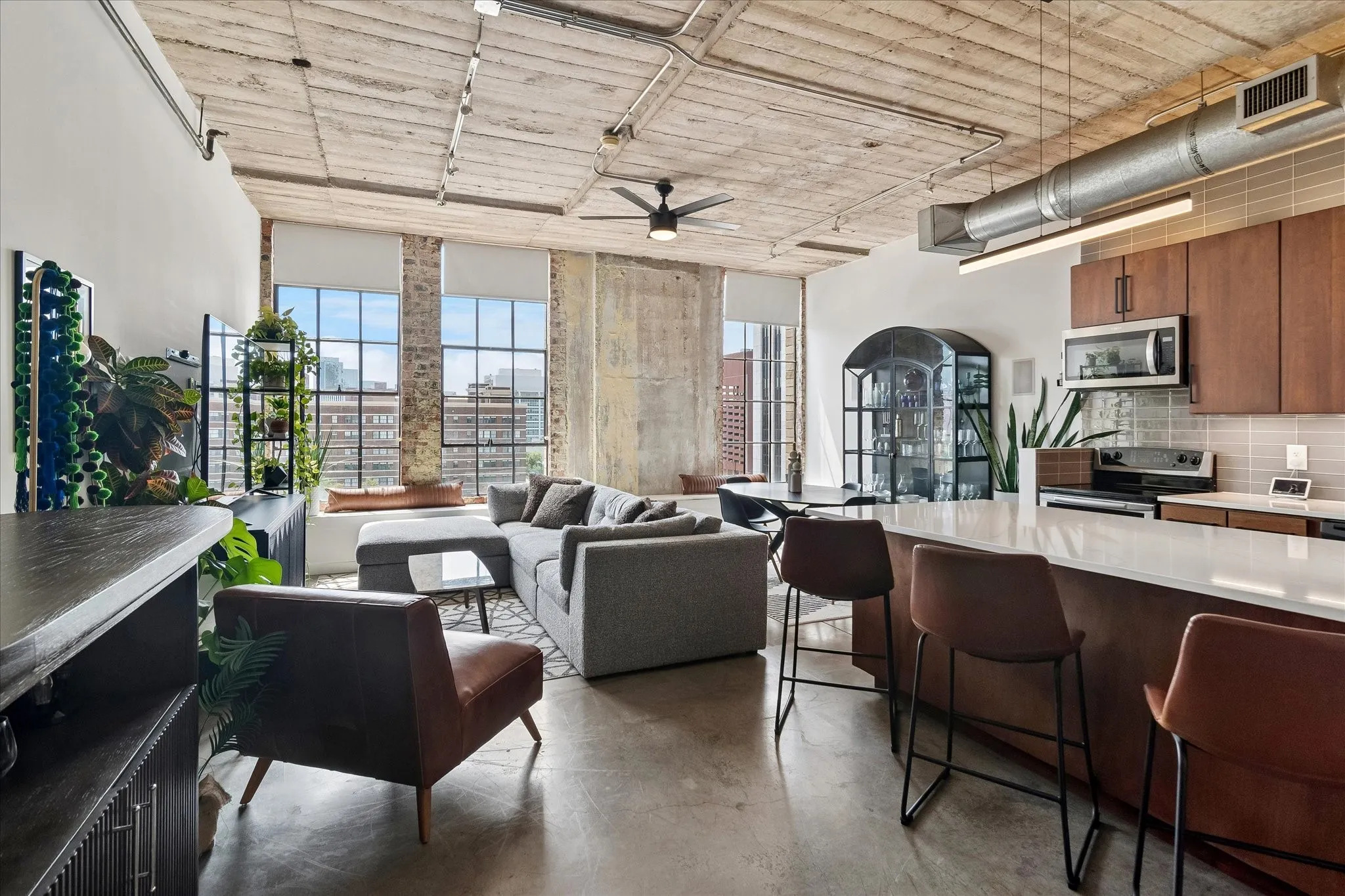 Condominium For Rent in Dallas County , 1122 Jackson Street 709, Dallas, Texas 75202, 1 Bedroom, 1 Bathroom, 1 Garage spaces, 1,111 Sqft, built in 1925, mls#21406873, Real Estate Agent in Dallas, Homes For Rent in Dallas county, Homes For Rent in Dallas, Realtor in Dallas Texas, Real Estate Brokerage Independent Realty Texas, Luminita Cordes Realtor