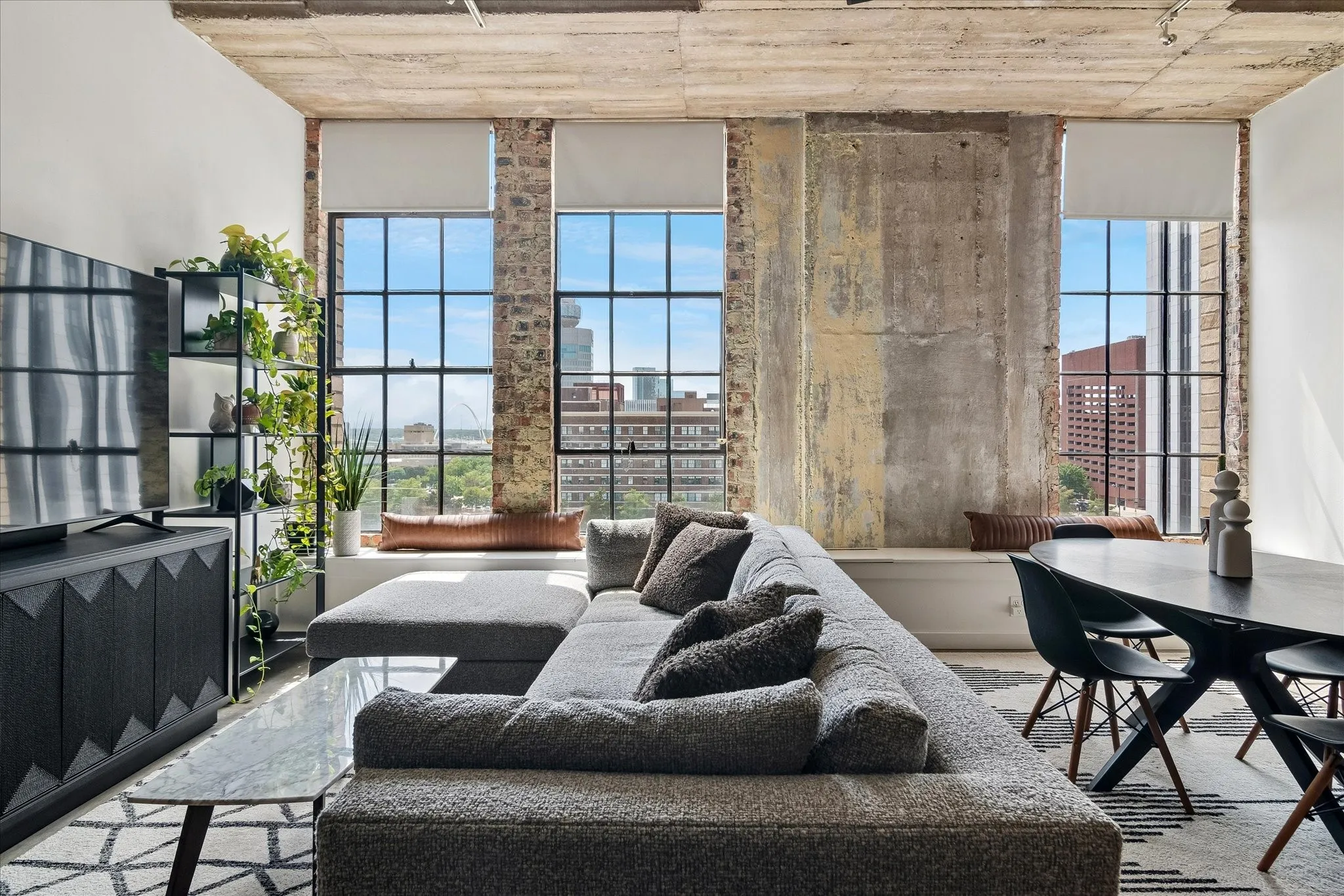 Condominium For Rent in Dallas County , 1122 Jackson Street 709, Dallas, Texas 75202, 1 Bedroom, 1 Bathroom, 1 Garage spaces, 1,111 Sqft, built in 1925, mls#21406873, Real Estate Agent in Dallas, Homes For Rent in Dallas county, Homes For Rent in Dallas, Realtor in Dallas Texas, Real Estate Brokerage Independent Realty Texas, Luminita Cordes Realtor