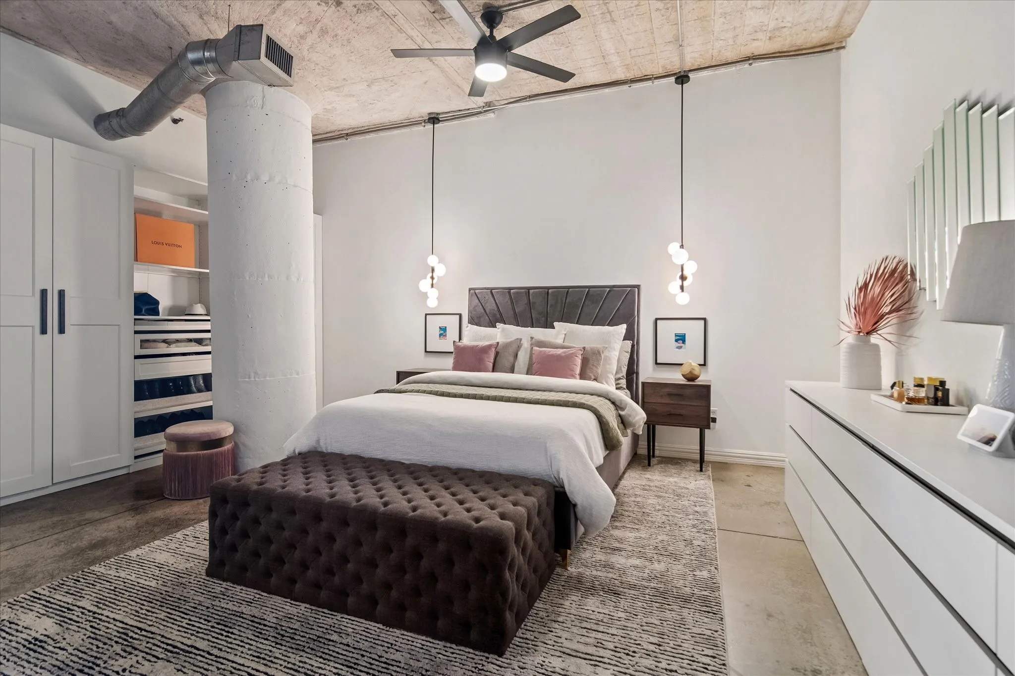Condominium For Rent in Dallas County , 1122 Jackson Street 709, Dallas, Texas 75202, 1 Bedroom, 1 Bathroom, 1 Garage spaces, 1,111 Sqft, built in 1925, mls#21406873, Real Estate Agent in Dallas, Homes For Rent in Dallas county, Homes For Rent in Dallas, Realtor in Dallas Texas, Real Estate Brokerage Independent Realty Texas, Luminita Cordes Realtor