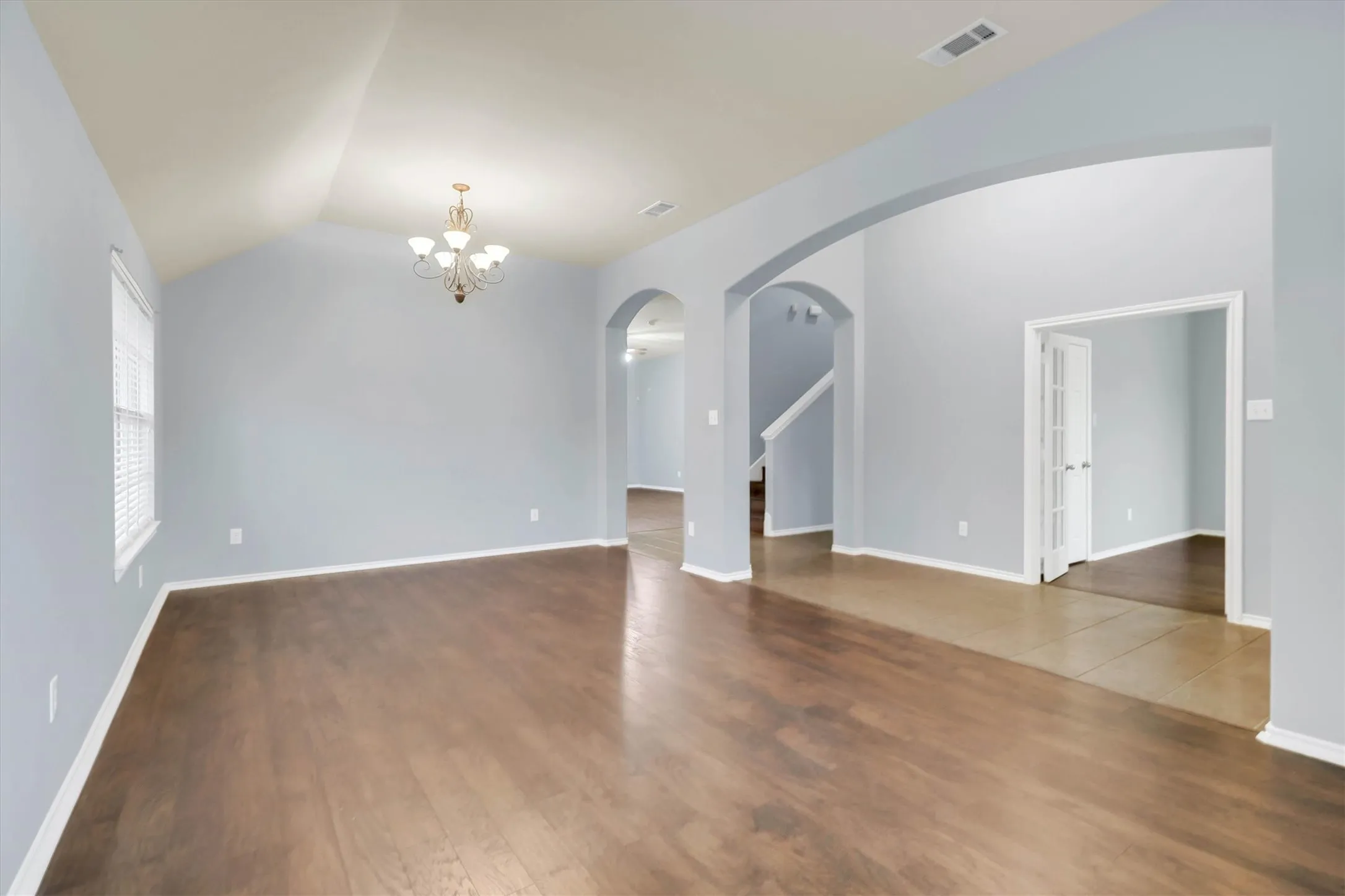 Single Family Residence For Sale in Dallas County , 6710 Creek Bend, Rowlett, Texas 75089, 4 Bedroom, 3 Bathroom, 2 Garage spaces, 3,095 Sqft, built in 2005, mls#21407782, Real Estate Agent in Rowlett, Homes For Sale in Dallas county, Homes For Sale in Rowlett, Realtor in Rowlett Texas, Real Estate Brokerage Independent Realty Texas, Luminita Cordes Realtor