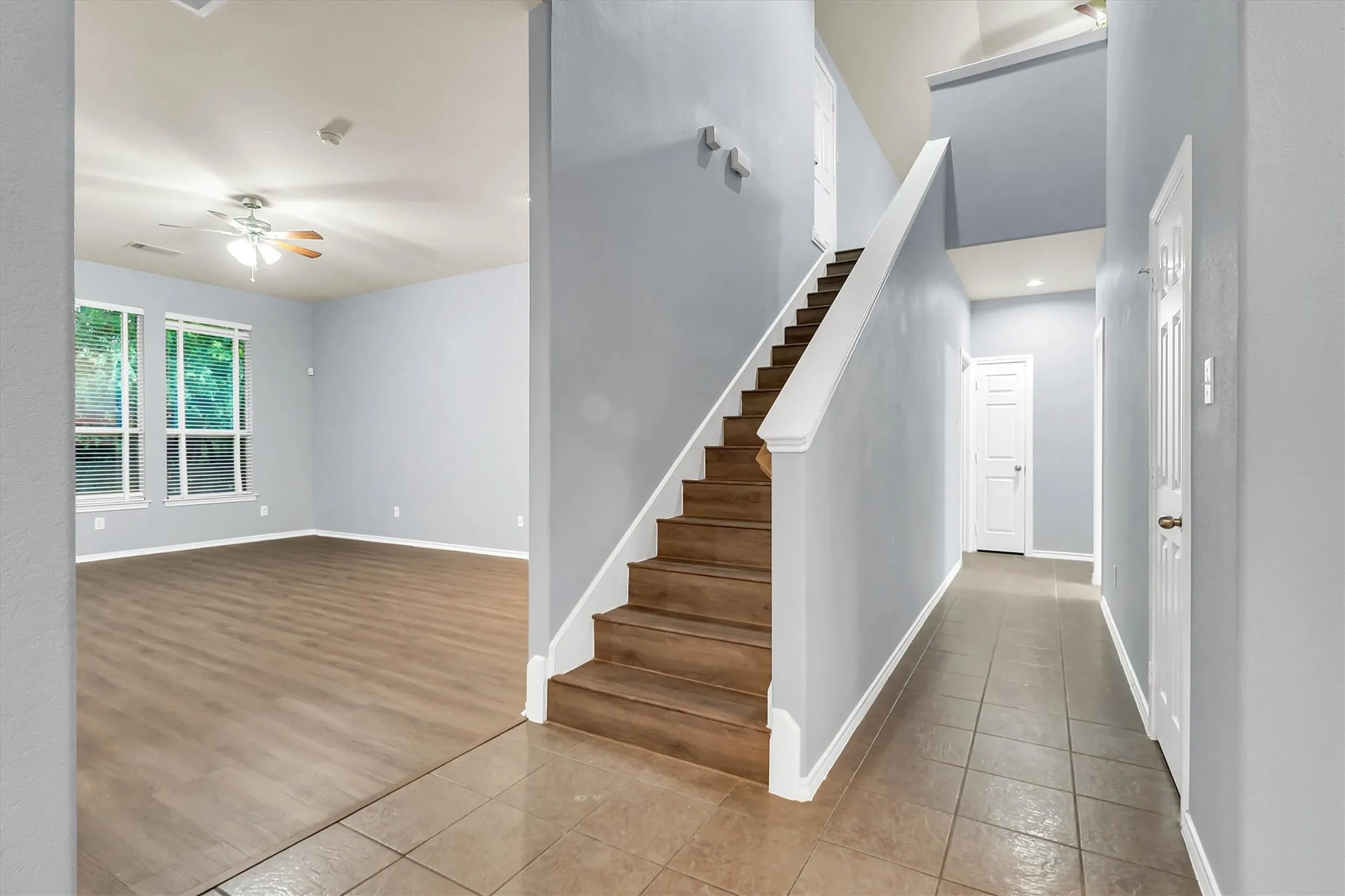 Single Family Residence For Sale in Dallas County , 6710 Creek Bend, Rowlett, Texas 75089, 4 Bedroom, 3 Bathroom, 2 Garage spaces, 3,095 Sqft, built in 2005, mls#21407782, Real Estate Agent in Rowlett, Homes For Sale in Dallas county, Homes For Sale in Rowlett, Realtor in Rowlett Texas, Real Estate Brokerage Independent Realty Texas, Luminita Cordes Realtor