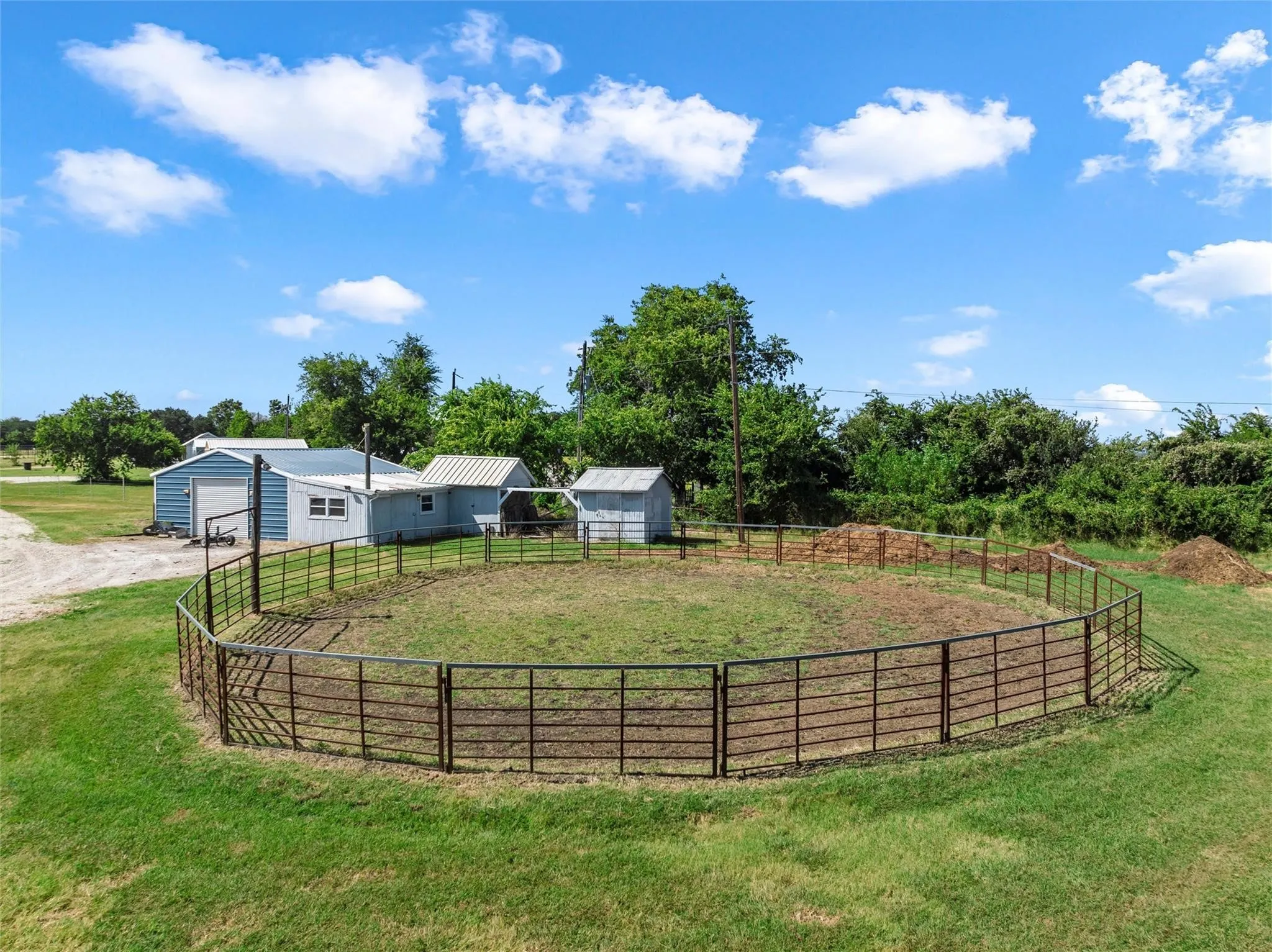 Farm For Sale in Coryell County , 1910 County Road 341, Moody, Texas 76557, 3 Bedroom, 2 Bathroom, Garage spaces, 2,392 Sqft, built in 2003, mls#21406769, Real Estate Agent in Moody, Homes For Sale in Coryell county, Homes For Sale in Moody, Realtor in Moody Texas, Real Estate Brokerage Independent Realty Texas, Luminita Cordes Realtor