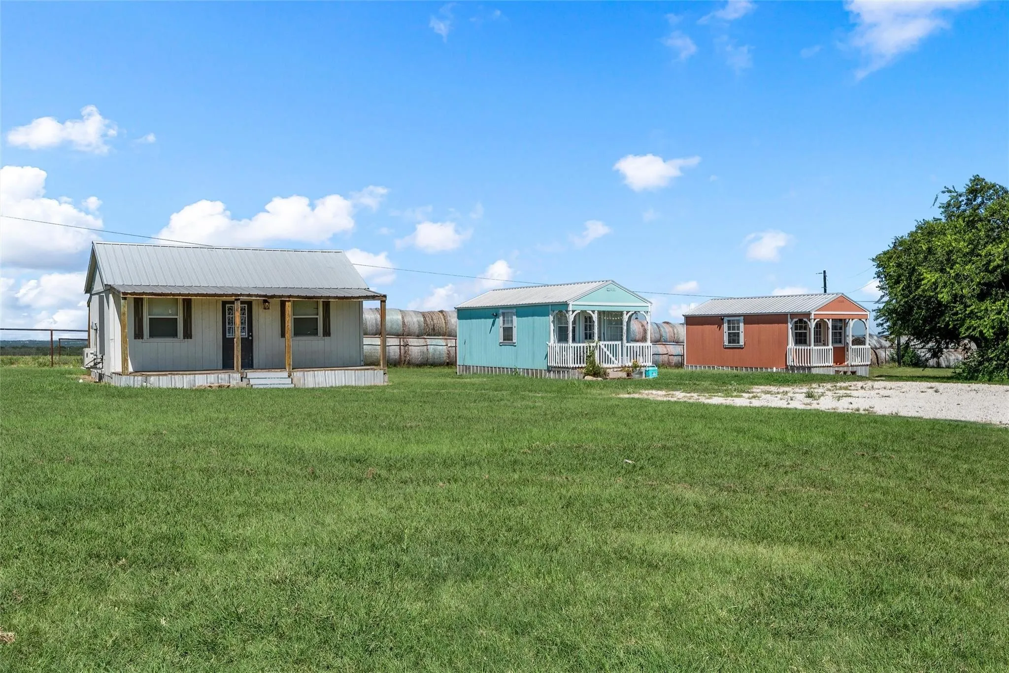 Farm For Sale in Coryell County , 1910 County Road 341, Moody, Texas 76557, 3 Bedroom, 2 Bathroom, Garage spaces, 2,392 Sqft, built in 2003, mls#21406769, Real Estate Agent in Moody, Homes For Sale in Coryell county, Homes For Sale in Moody, Realtor in Moody Texas, Real Estate Brokerage Independent Realty Texas, Luminita Cordes Realtor