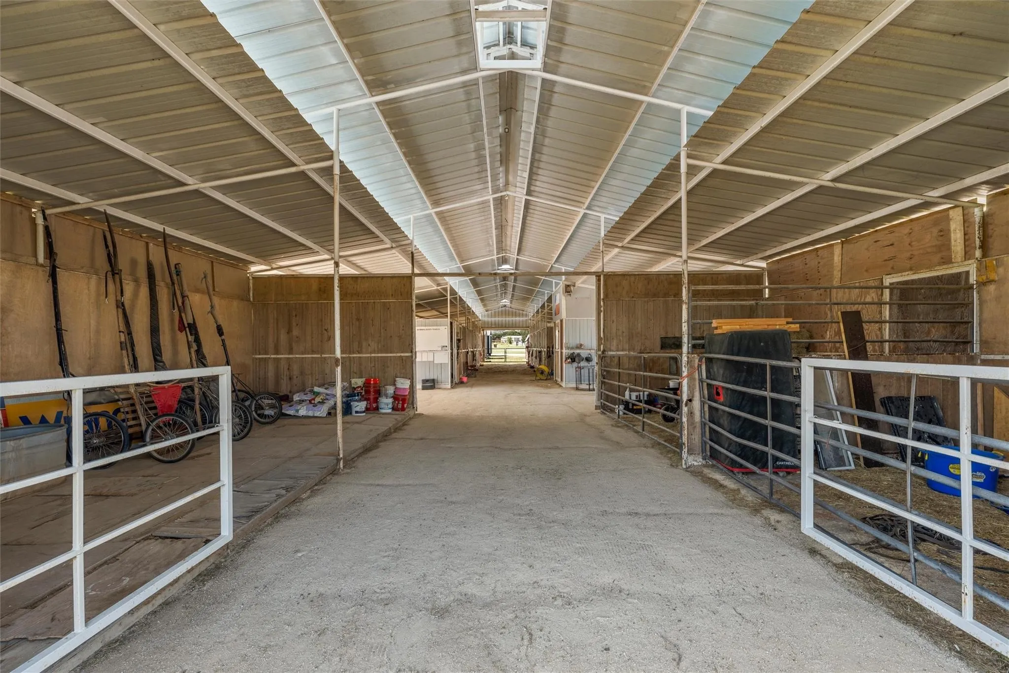 Farm For Sale in Coryell County , 1910 County Road 341, Moody, Texas 76557, 3 Bedroom, 2 Bathroom, Garage spaces, 2,392 Sqft, built in 2003, mls#21406769, Real Estate Agent in Moody, Homes For Sale in Coryell county, Homes For Sale in Moody, Realtor in Moody Texas, Real Estate Brokerage Independent Realty Texas, Luminita Cordes Realtor