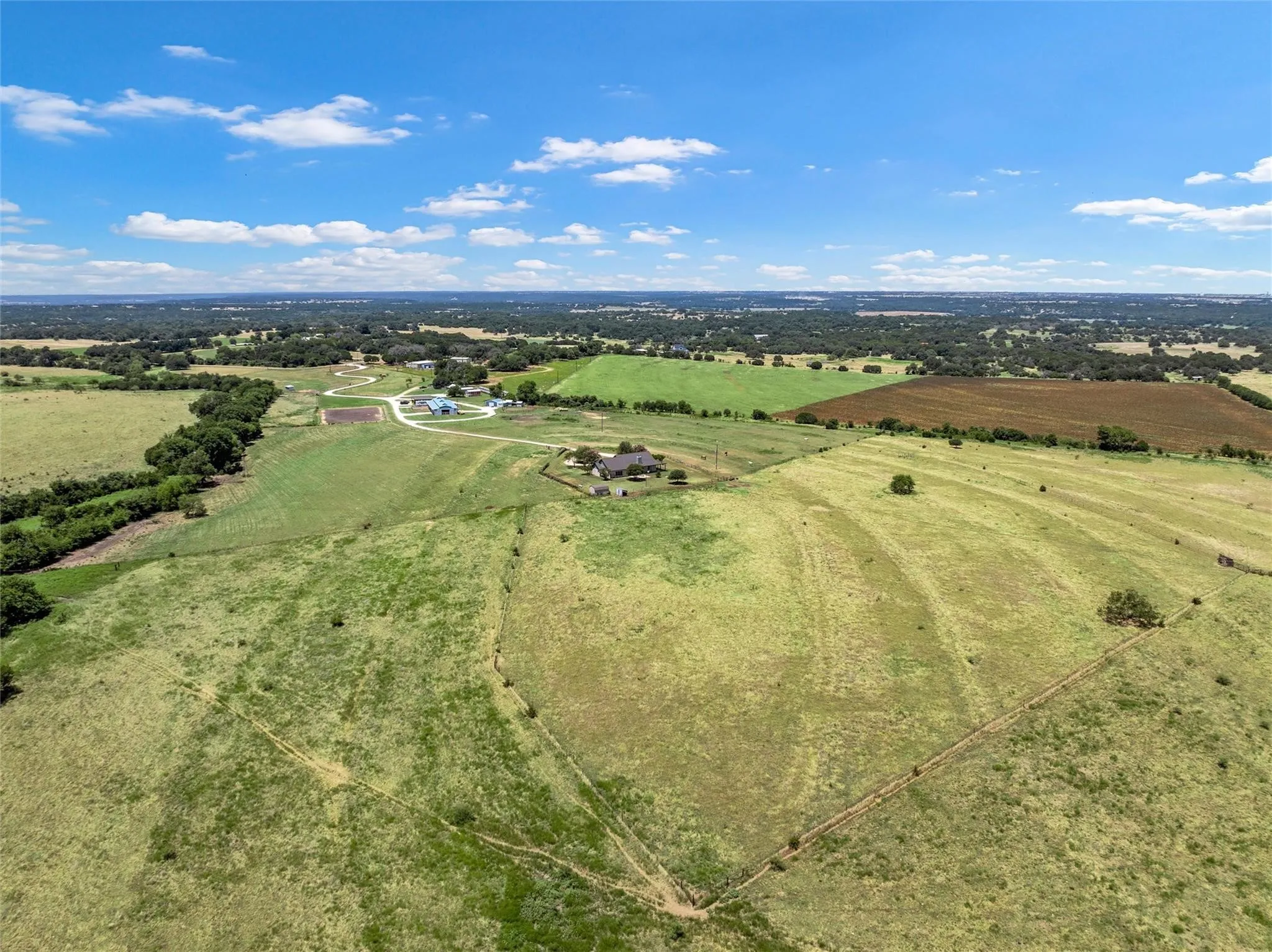 Farm For Sale in Coryell County , 1910 County Road 341, Moody, Texas 76557, 3 Bedroom, 2 Bathroom, Garage spaces, 2,392 Sqft, built in 2003, mls#21406769, Real Estate Agent in Moody, Homes For Sale in Coryell county, Homes For Sale in Moody, Realtor in Moody Texas, Real Estate Brokerage Independent Realty Texas, Luminita Cordes Realtor