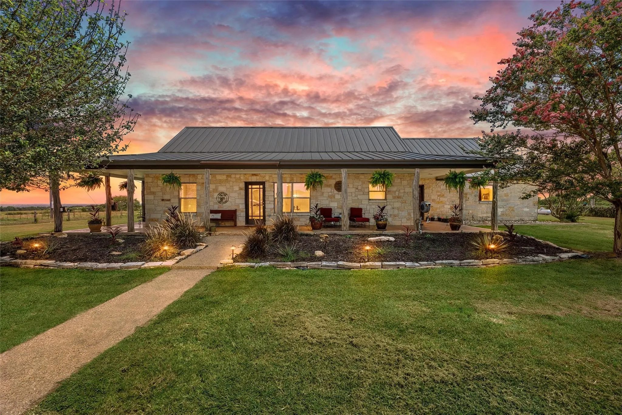 Farm For Sale in Coryell County , 1910 County Road 341, Moody, Texas 76557, 3 Bedroom, 2 Bathroom, Garage spaces, 2,392 Sqft, built in 2003, mls#21406769, Real Estate Agent in Moody, Homes For Sale in Coryell county, Homes For Sale in Moody, Realtor in Moody Texas, Real Estate Brokerage Independent Realty Texas, Luminita Cordes Realtor