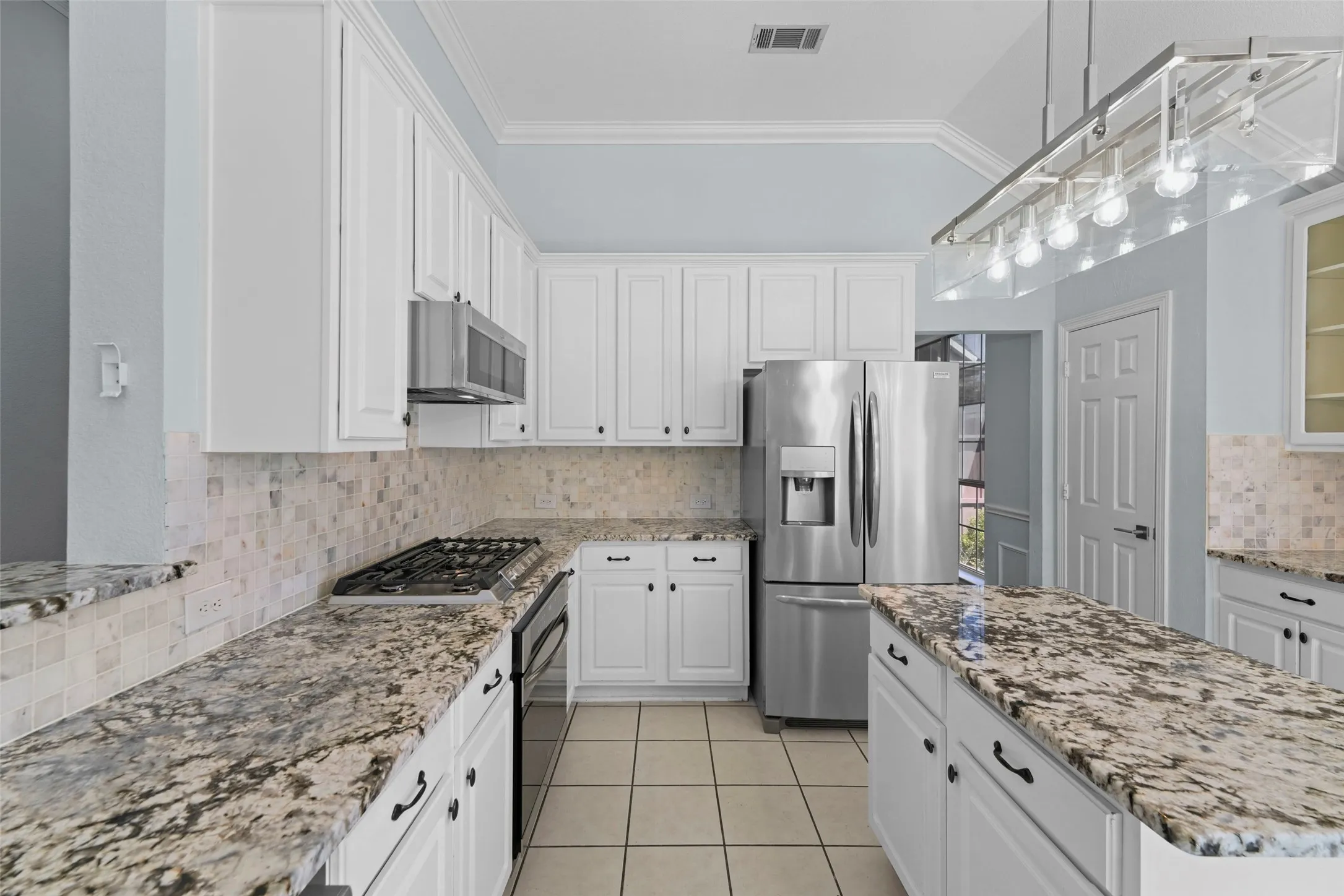 Lots of counter space with granite counter tops