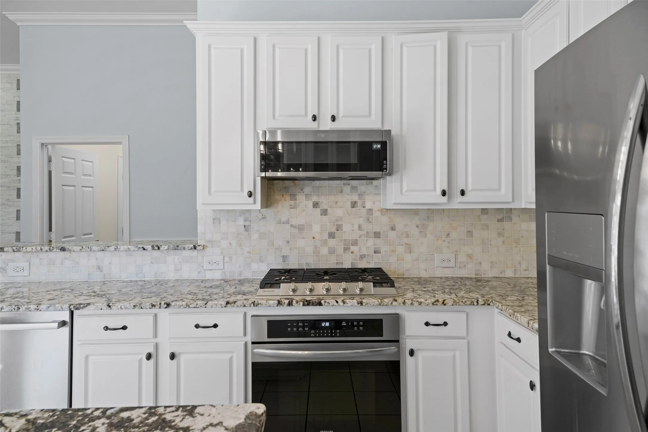 Built in Gas Cooktop, convection oven and microwave