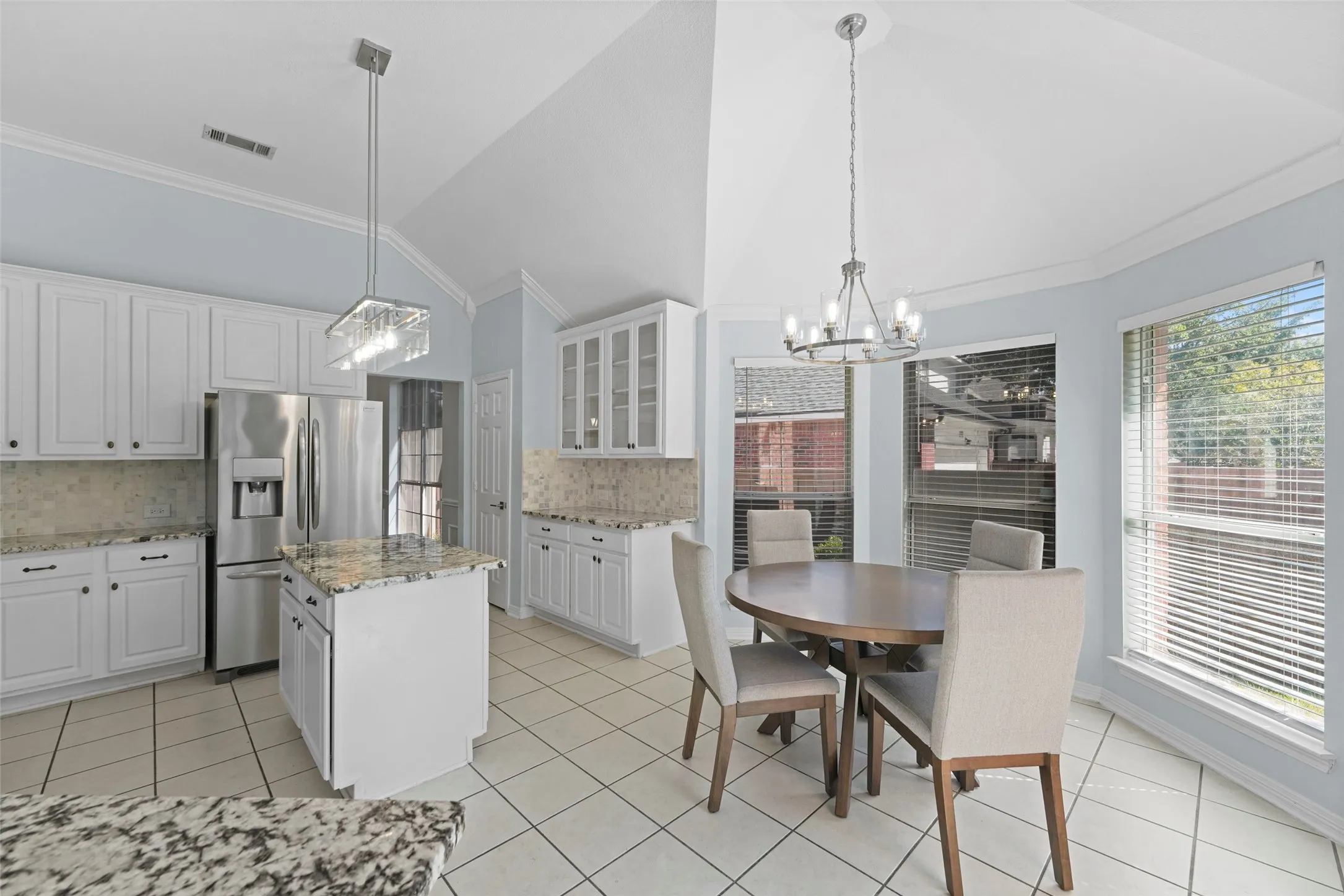 Casual dining in the breakfast room