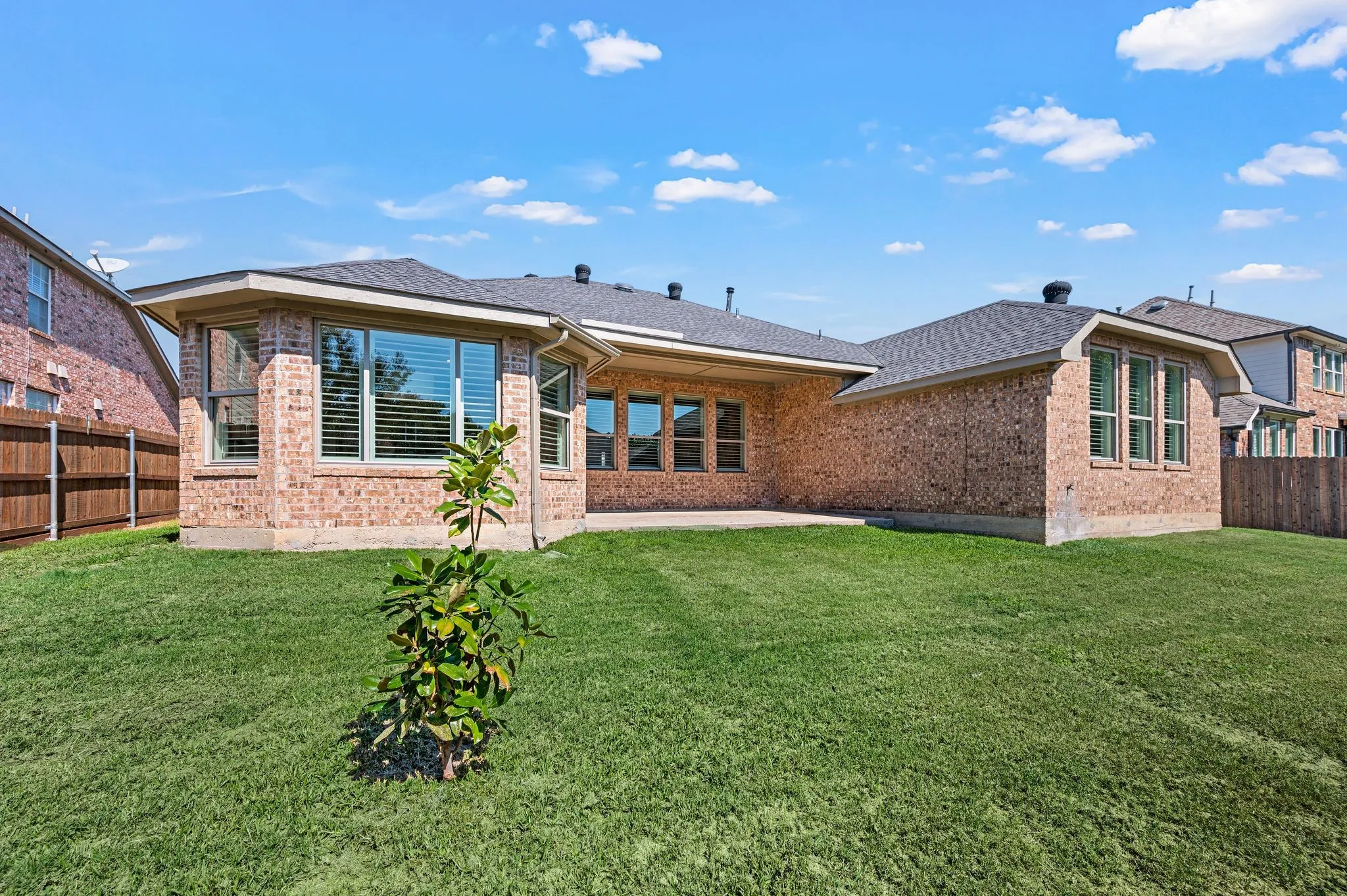 Single Family Residence For Sale in Denton County , 329 Village Trail, Trophy Club, Texas 76262, 4 Bedroom, 2 Bathroom, 2 Garage spaces, 2,320 Sqft, built in 1997, mls#21388046, Real Estate Agent in Trophy Club, Homes For Sale in Denton county, Homes For Sale in Trophy Club, Realtor in Trophy Club Texas, Real Estate Brokerage Independent Realty Texas, Luminita Cordes Realtor