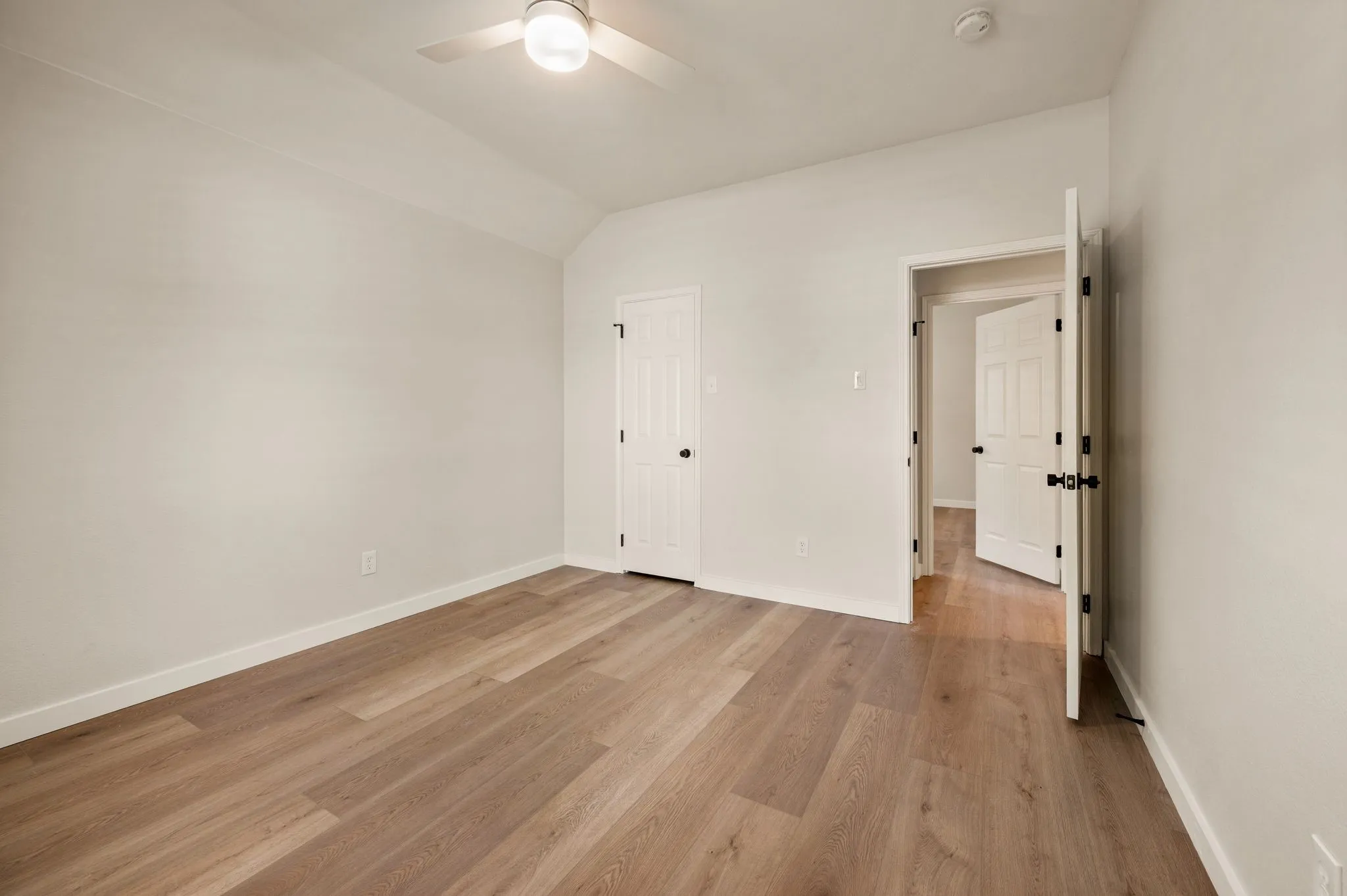 Single Family Residence For Sale in Denton County , 329 Village Trail, Trophy Club, Texas 76262, 4 Bedroom, 2 Bathroom, 2 Garage spaces, 2,320 Sqft, built in 1997, mls#21388046, Real Estate Agent in Trophy Club, Homes For Sale in Denton county, Homes For Sale in Trophy Club, Realtor in Trophy Club Texas, Real Estate Brokerage Independent Realty Texas, Luminita Cordes Realtor