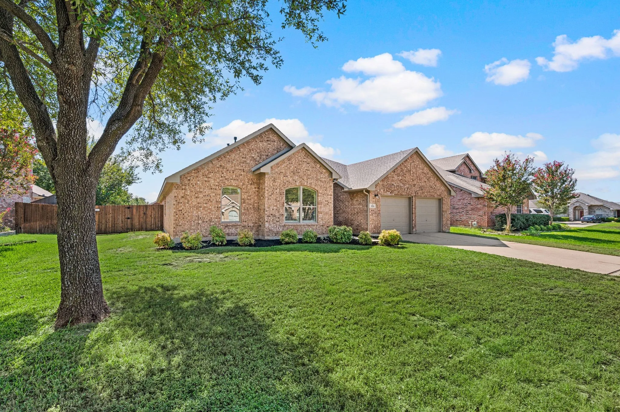 Single Family Residence For Sale in Denton County , 329 Village Trail, Trophy Club, Texas 76262, 4 Bedroom, 2 Bathroom, 2 Garage spaces, 2,320 Sqft, built in 1997, mls#21388046, Real Estate Agent in Trophy Club, Homes For Sale in Denton county, Homes For Sale in Trophy Club, Realtor in Trophy Club Texas, Real Estate Brokerage Independent Realty Texas, Luminita Cordes Realtor