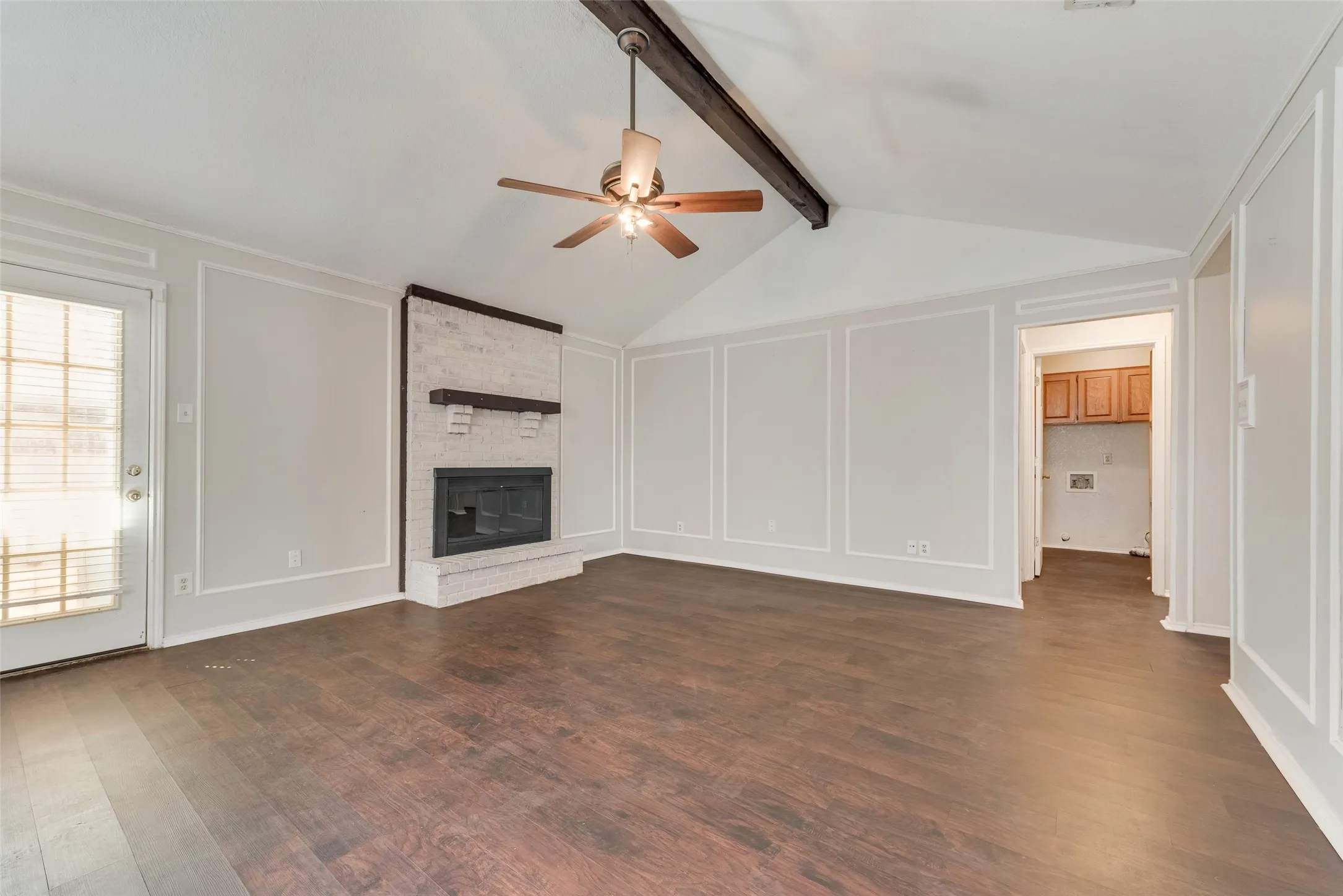 Single Family Residence For Sale in Tarrant County , 806 Wind Brooke Drive, Arlington, Texas 76001, 3 Bedroom, 2 Bathroom, 2 Garage spaces, 1,236 Sqft, built in 1985, mls#21407504, Real Estate Agent in Arlington, Homes For Sale in Tarrant county, Homes For Sale in Arlington, Realtor in Arlington Texas, Real Estate Brokerage Independent Realty Texas, Luminita Cordes Realtor