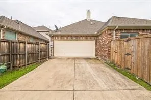 Single Family Residence For Rent in Denton County , 4471 Chandler Drive, Frisco, Texas 75034, 3 Bedroom, 2 Bathroom, 2 Garage spaces, 2,102 Sqft, built in 2003, mls#21407463, Real Estate Agent in Frisco, Homes For Rent in Denton county, Homes For Rent in Frisco, Realtor in Frisco Texas, Real Estate Brokerage Independent Realty Texas, Luminita Cordes Realtor