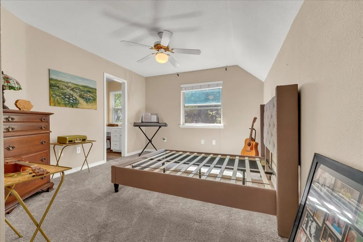 Single Family Residence For Sale in Denton County , 9645 Oak Meadow Lane, Pilot Point, Texas 76258, 4 Bedroom, 3 Bathroom, 4 Garage spaces, 2,933 Sqft, built in 1999, mls#21407827, Real Estate Agent in Pilot Point, Homes For Sale in Denton county, Homes For Sale in Pilot Point, Realtor in Pilot Point Texas, Real Estate Brokerage Independent Realty Texas, Luminita Cordes Realtor