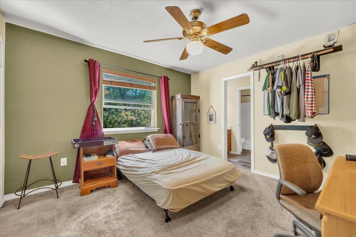 Single Family Residence For Sale in Denton County , 9645 Oak Meadow Lane, Pilot Point, Texas 76258, 4 Bedroom, 3 Bathroom, 4 Garage spaces, 2,933 Sqft, built in 1999, mls#21407827, Real Estate Agent in Pilot Point, Homes For Sale in Denton county, Homes For Sale in Pilot Point, Realtor in Pilot Point Texas, Real Estate Brokerage Independent Realty Texas, Luminita Cordes Realtor