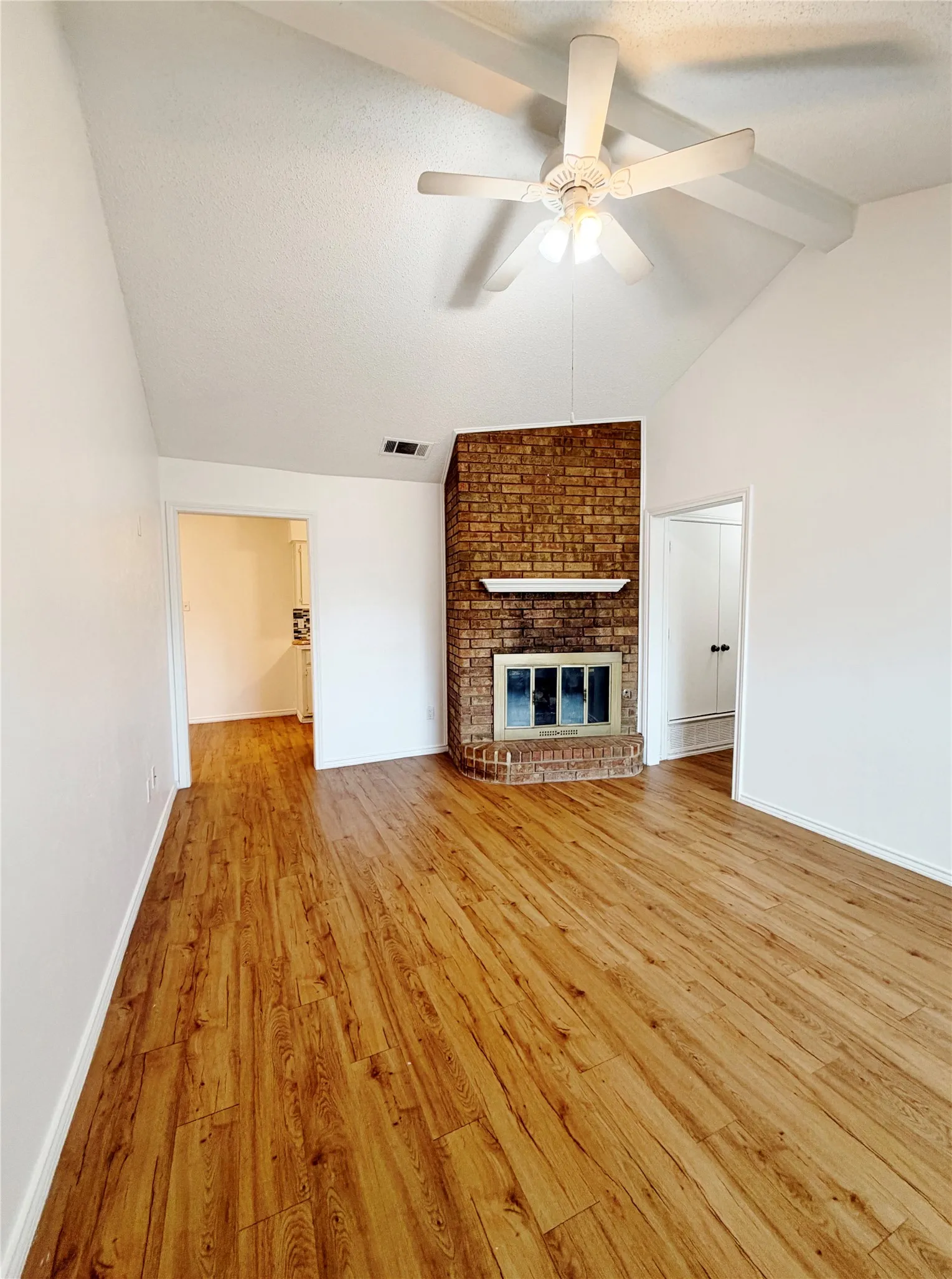 Single Family Residence For Rent in Dallas County , 3914 William Street, Sachse, Texas 75048, 4 Bedroom, 2 Bathroom, Garage spaces, 1,342 Sqft, built in 1984, mls#21407882, Real Estate Agent in Sachse, Homes For Rent in Dallas county, Homes For Rent in Sachse, Realtor in Sachse Texas, Real Estate Brokerage Independent Realty Texas, Luminita Cordes Realtor