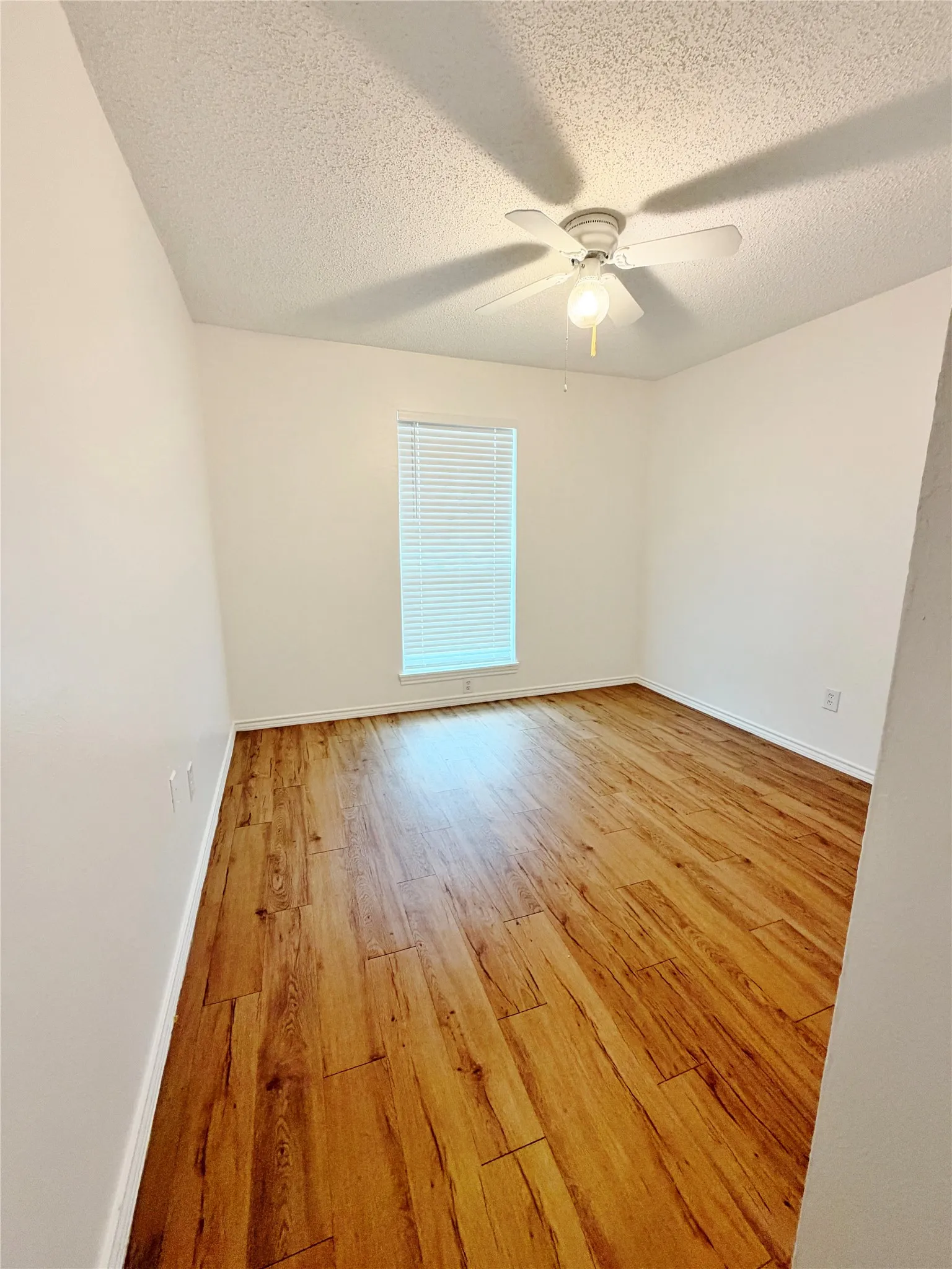 Single Family Residence For Rent in Dallas County , 3914 William Street, Sachse, Texas 75048, 4 Bedroom, 2 Bathroom, Garage spaces, 1,342 Sqft, built in 1984, mls#21407882, Real Estate Agent in Sachse, Homes For Rent in Dallas county, Homes For Rent in Sachse, Realtor in Sachse Texas, Real Estate Brokerage Independent Realty Texas, Luminita Cordes Realtor