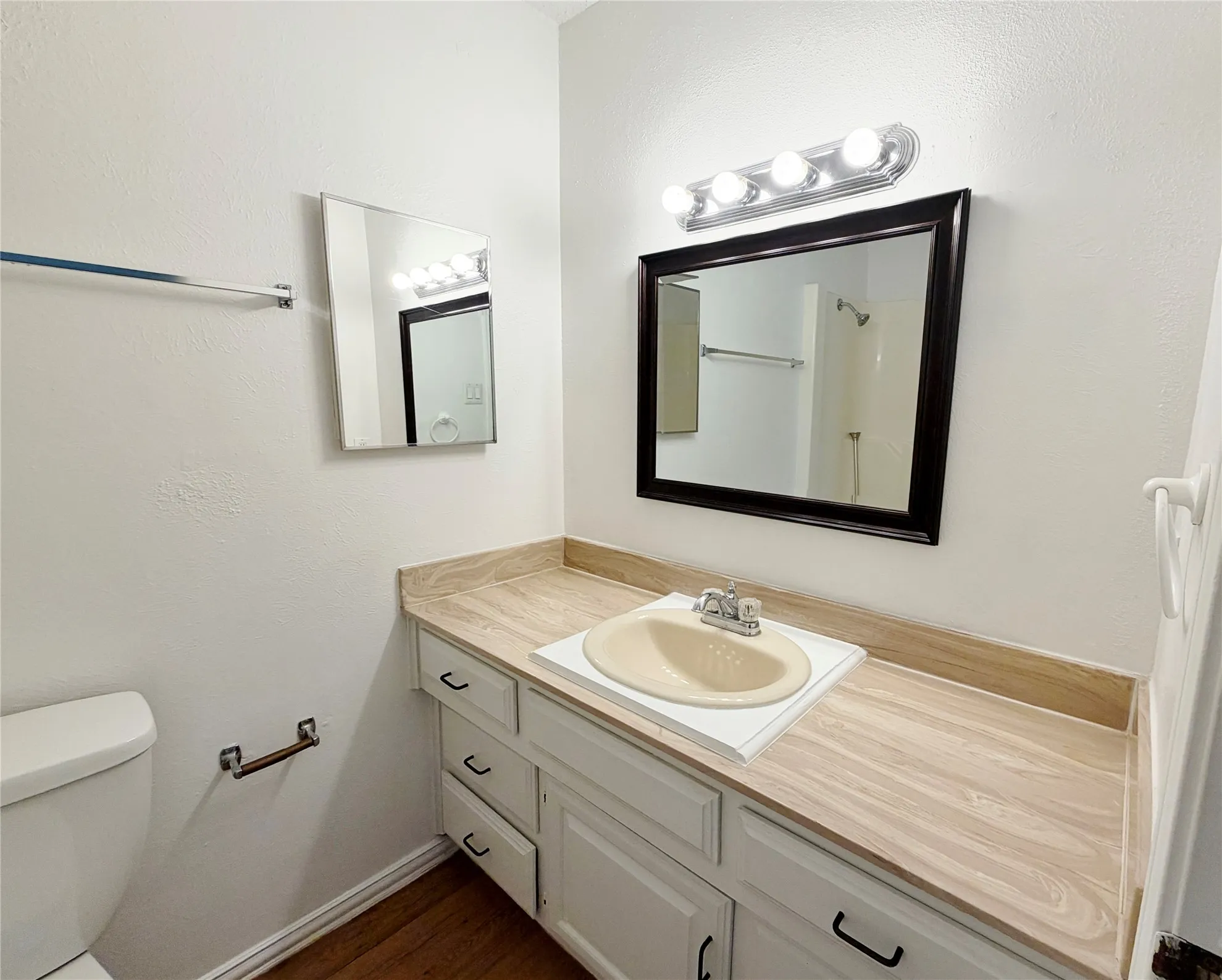 Single Family Residence For Rent in Dallas County , 3914 William Street, Sachse, Texas 75048, 4 Bedroom, 2 Bathroom, Garage spaces, 1,342 Sqft, built in 1984, mls#21407882, Real Estate Agent in Sachse, Homes For Rent in Dallas county, Homes For Rent in Sachse, Realtor in Sachse Texas, Real Estate Brokerage Independent Realty Texas, Luminita Cordes Realtor