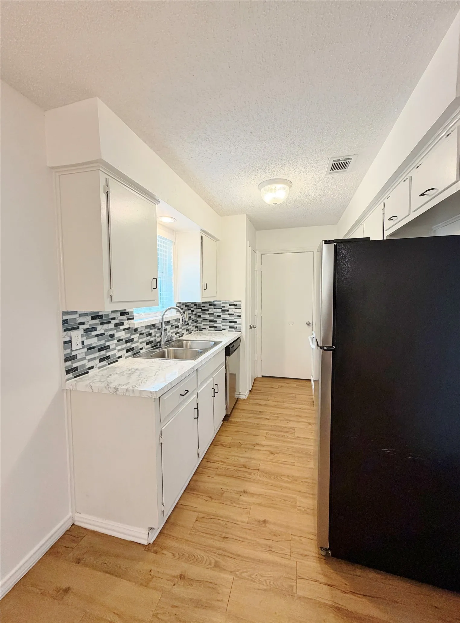 Single Family Residence For Rent in Dallas County , 3914 William Street, Sachse, Texas 75048, 4 Bedroom, 2 Bathroom, Garage spaces, 1,342 Sqft, built in 1984, mls#21407882, Real Estate Agent in Sachse, Homes For Rent in Dallas county, Homes For Rent in Sachse, Realtor in Sachse Texas, Real Estate Brokerage Independent Realty Texas, Luminita Cordes Realtor