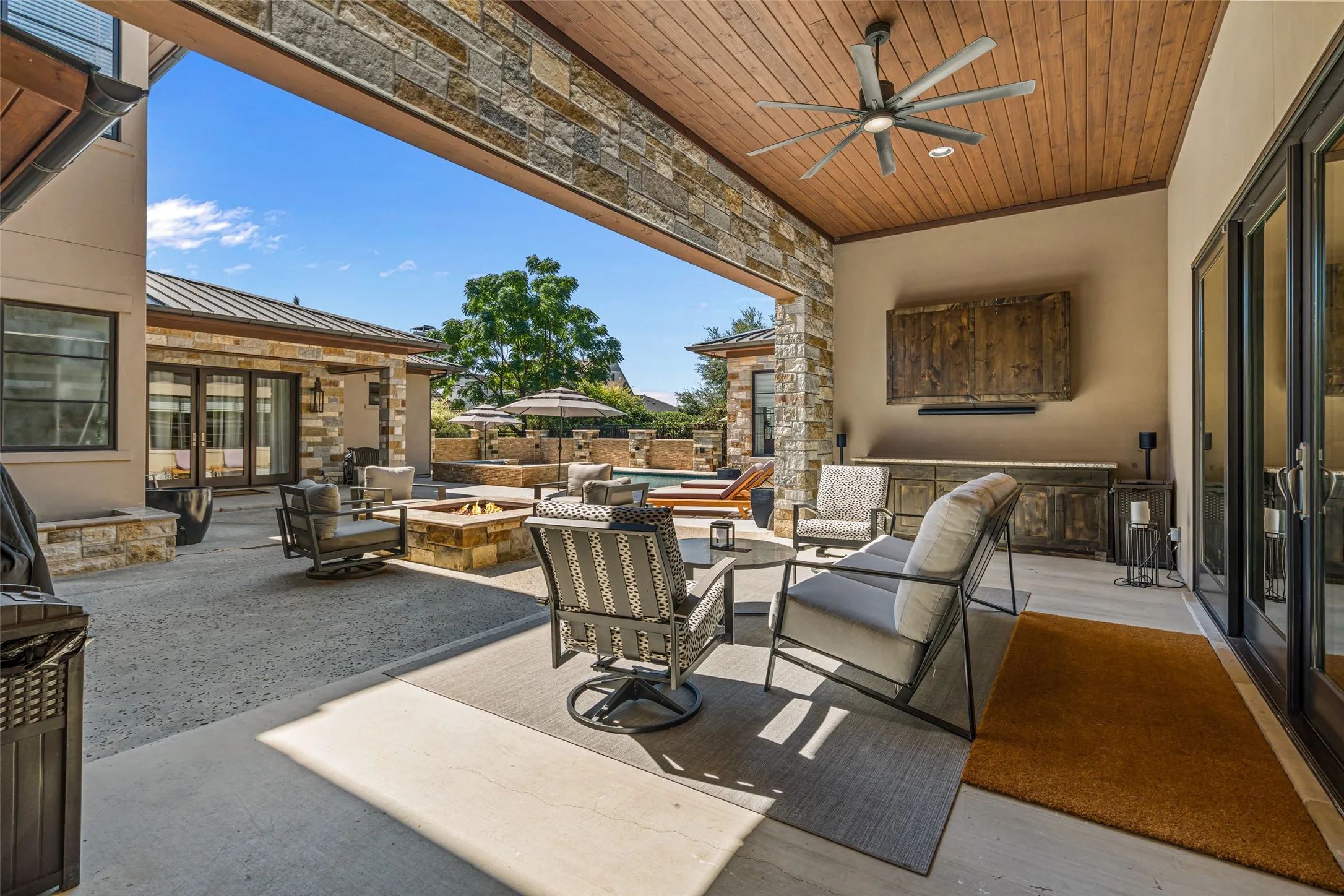 Single Family Residence For Sale in Tarrant County , 5449 Night Sage Lane, Fort Worth, Texas 76109, 5 Bedroom, 7 Bathroom, 3 Garage spaces, 5,004 Sqft, built in 2016, mls#21403840, Real Estate Agent in Fort Worth, Homes For Sale in Tarrant county, Homes For Sale in Fort Worth, Realtor in Fort Worth Texas, Real Estate Brokerage Independent Realty Texas, Luminita Cordes Realtor