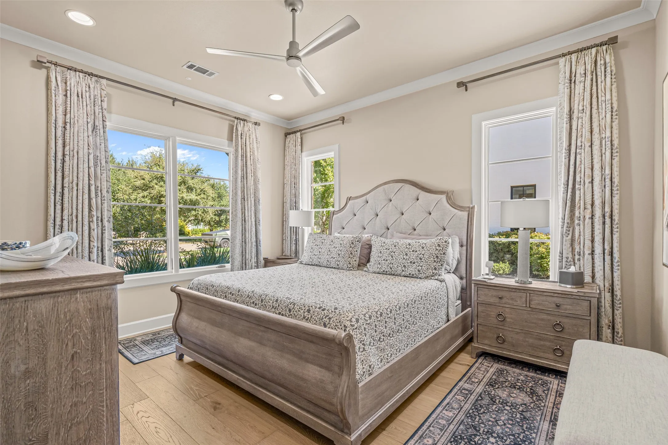 Single Family Residence For Sale in Tarrant County , 5449 Night Sage Lane, Fort Worth, Texas 76109, 5 Bedroom, 7 Bathroom, 3 Garage spaces, 5,004 Sqft, built in 2016, mls#21403840, Real Estate Agent in Fort Worth, Homes For Sale in Tarrant county, Homes For Sale in Fort Worth, Realtor in Fort Worth Texas, Real Estate Brokerage Independent Realty Texas, Luminita Cordes Realtor