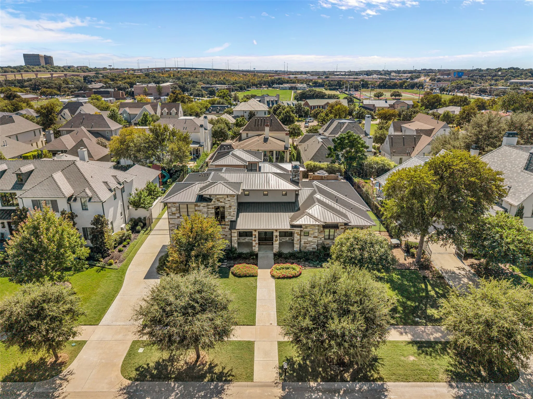 Single Family Residence For Sale in Tarrant County , 5449 Night Sage Lane, Fort Worth, Texas 76109, 5 Bedroom, 7 Bathroom, 3 Garage spaces, 5,004 Sqft, built in 2016, mls#21403840, Real Estate Agent in Fort Worth, Homes For Sale in Tarrant county, Homes For Sale in Fort Worth, Realtor in Fort Worth Texas, Real Estate Brokerage Independent Realty Texas, Luminita Cordes Realtor