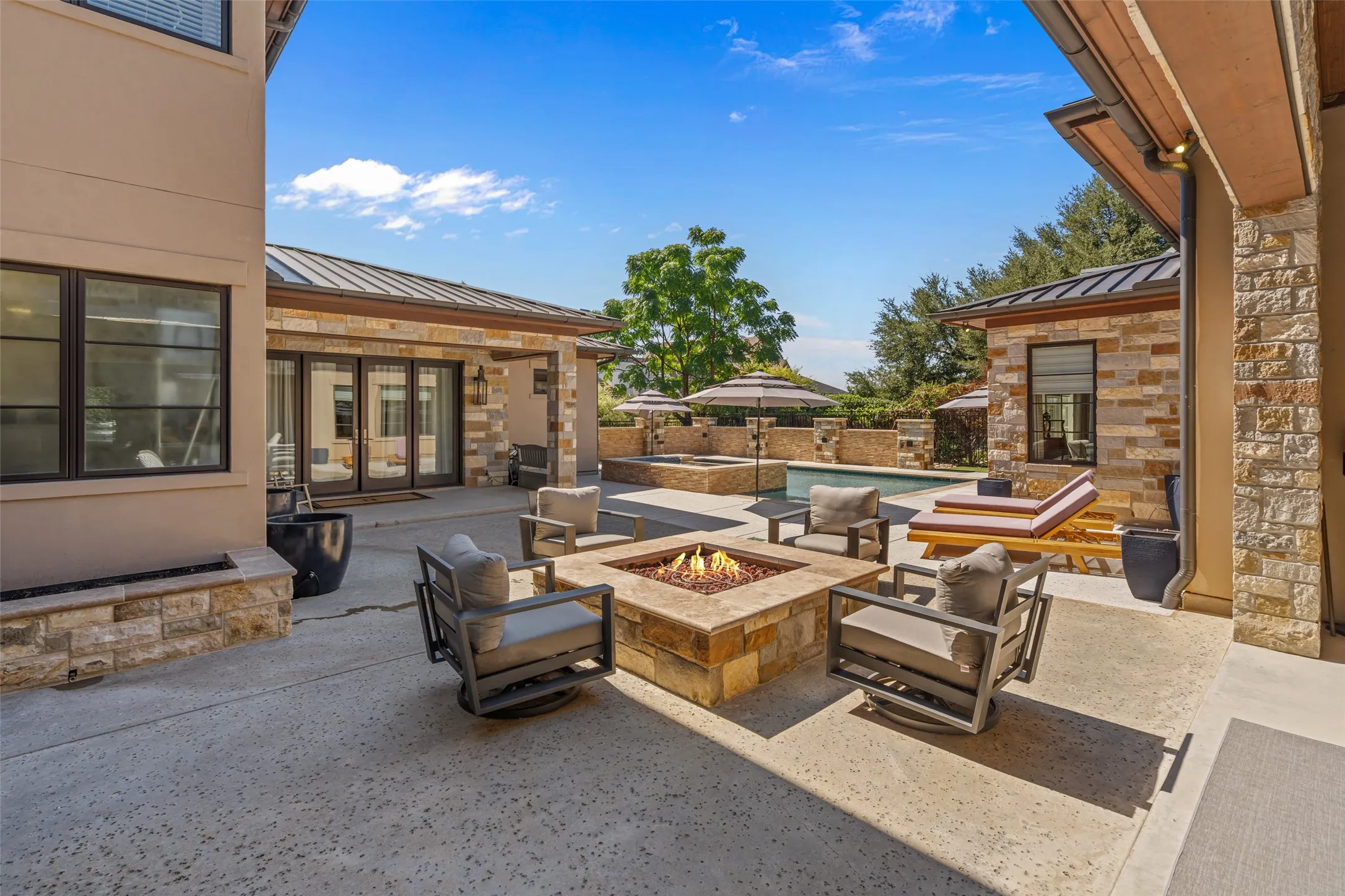 Single Family Residence For Sale in Tarrant County , 5449 Night Sage Lane, Fort Worth, Texas 76109, 5 Bedroom, 7 Bathroom, 3 Garage spaces, 5,004 Sqft, built in 2016, mls#21403840, Real Estate Agent in Fort Worth, Homes For Sale in Tarrant county, Homes For Sale in Fort Worth, Realtor in Fort Worth Texas, Real Estate Brokerage Independent Realty Texas, Luminita Cordes Realtor