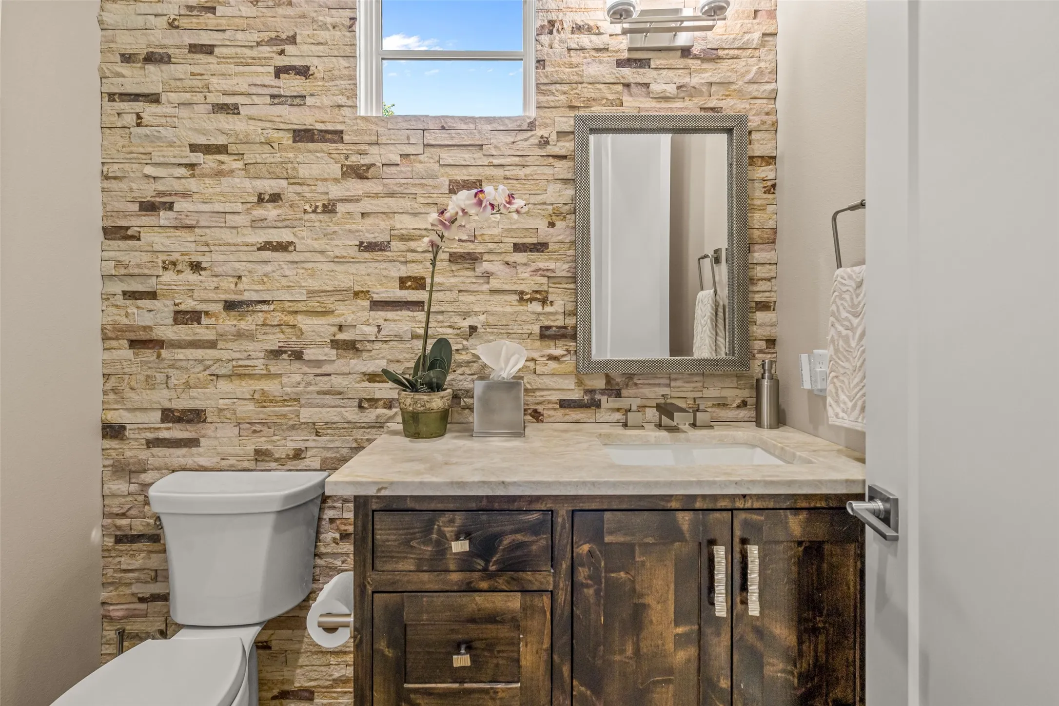 Single Family Residence For Sale in Tarrant County , 5449 Night Sage Lane, Fort Worth, Texas 76109, 5 Bedroom, 7 Bathroom, 3 Garage spaces, 5,004 Sqft, built in 2016, mls#21403840, Real Estate Agent in Fort Worth, Homes For Sale in Tarrant county, Homes For Sale in Fort Worth, Realtor in Fort Worth Texas, Real Estate Brokerage Independent Realty Texas, Luminita Cordes Realtor