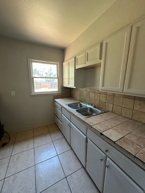 Single Family Residence For Rent in Taylor County , 5458 Encino Road, Abilene, Texas 79605, 4 Bedroom, 1 Bathroom, Garage spaces, 1,152 Sqft, built in 1958, mls#21407886, Real Estate Agent in Abilene, Homes For Rent in Taylor county, Homes For Rent in Abilene, Realtor in Abilene Texas, Real Estate Brokerage Independent Realty Texas, Luminita Cordes Realtor