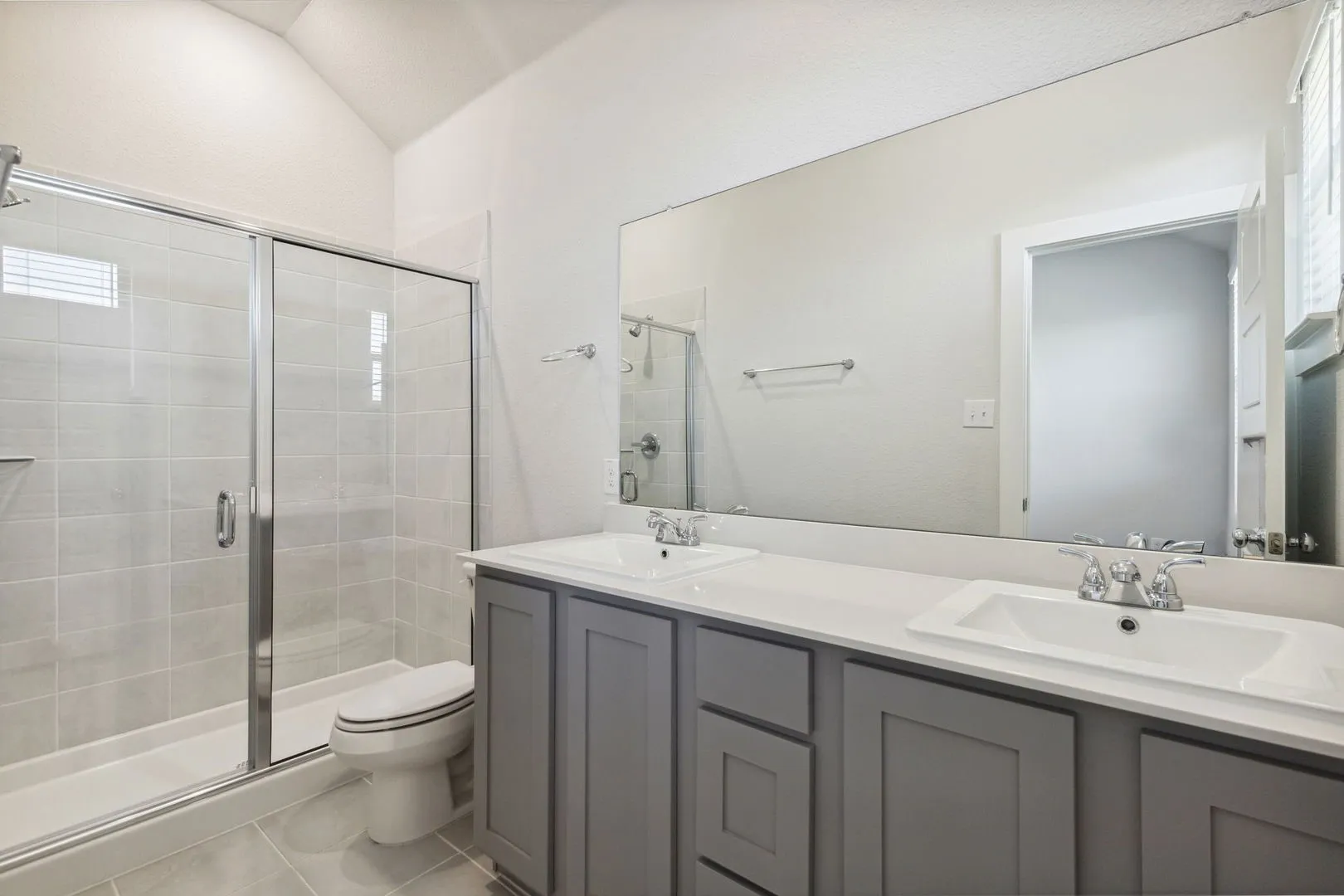 Primary Bathroom in the Ash home plan – REPRESENTATIVE PHOTO