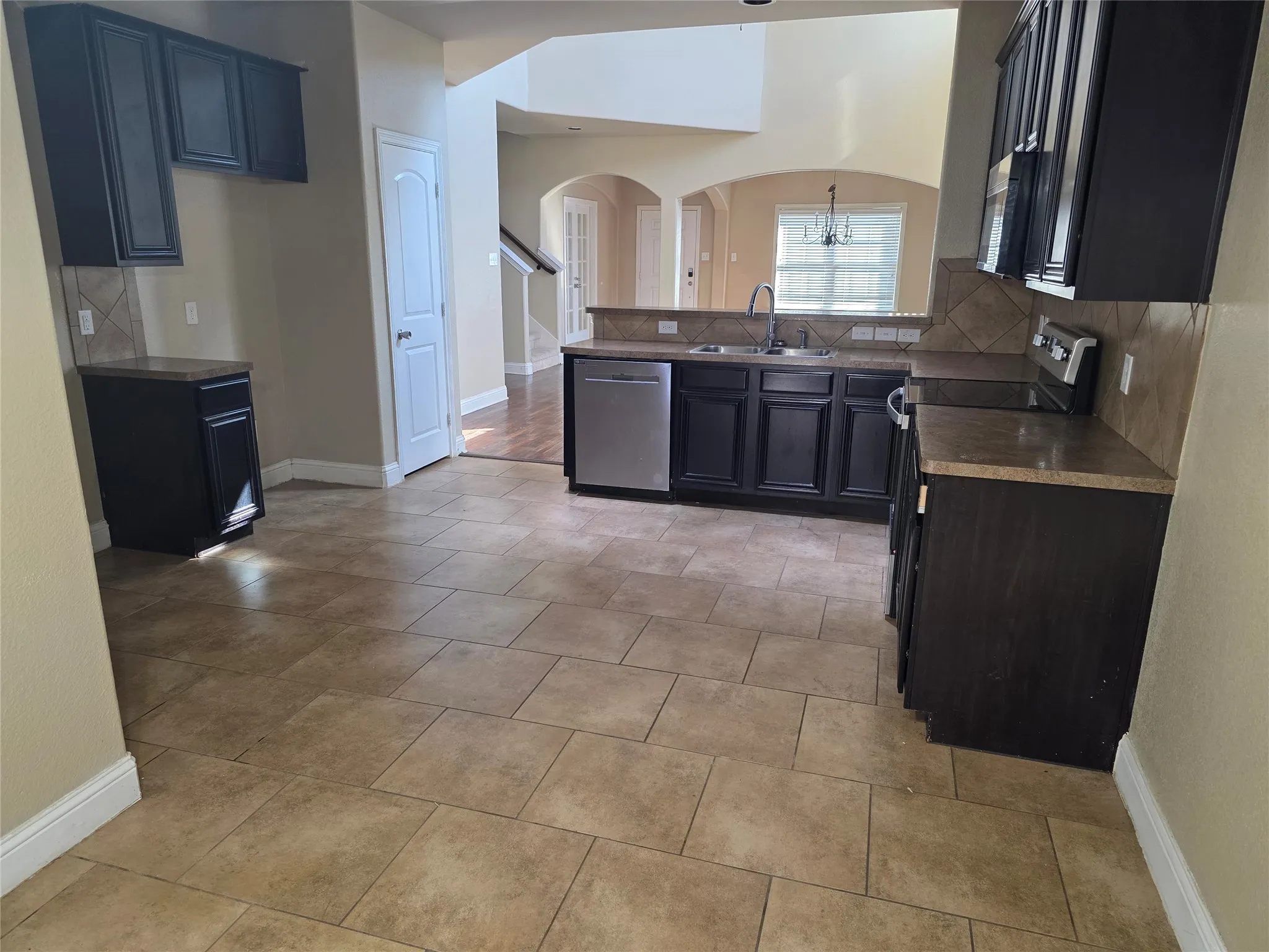 Single Family Residence For Rent in Tarrant County , 5848 Burgundy Rose Drive, Fort Worth, Texas 76123, 4 Bedroom, 3 Bathroom, 2 Garage spaces, 2,062 Sqft, built in 2012, mls#21407715, Real Estate Agent in Fort Worth, Homes For Rent in Tarrant county, Homes For Rent in Fort Worth, Realtor in Fort Worth Texas, Real Estate Brokerage Independent Realty Texas, Luminita Cordes Realtor