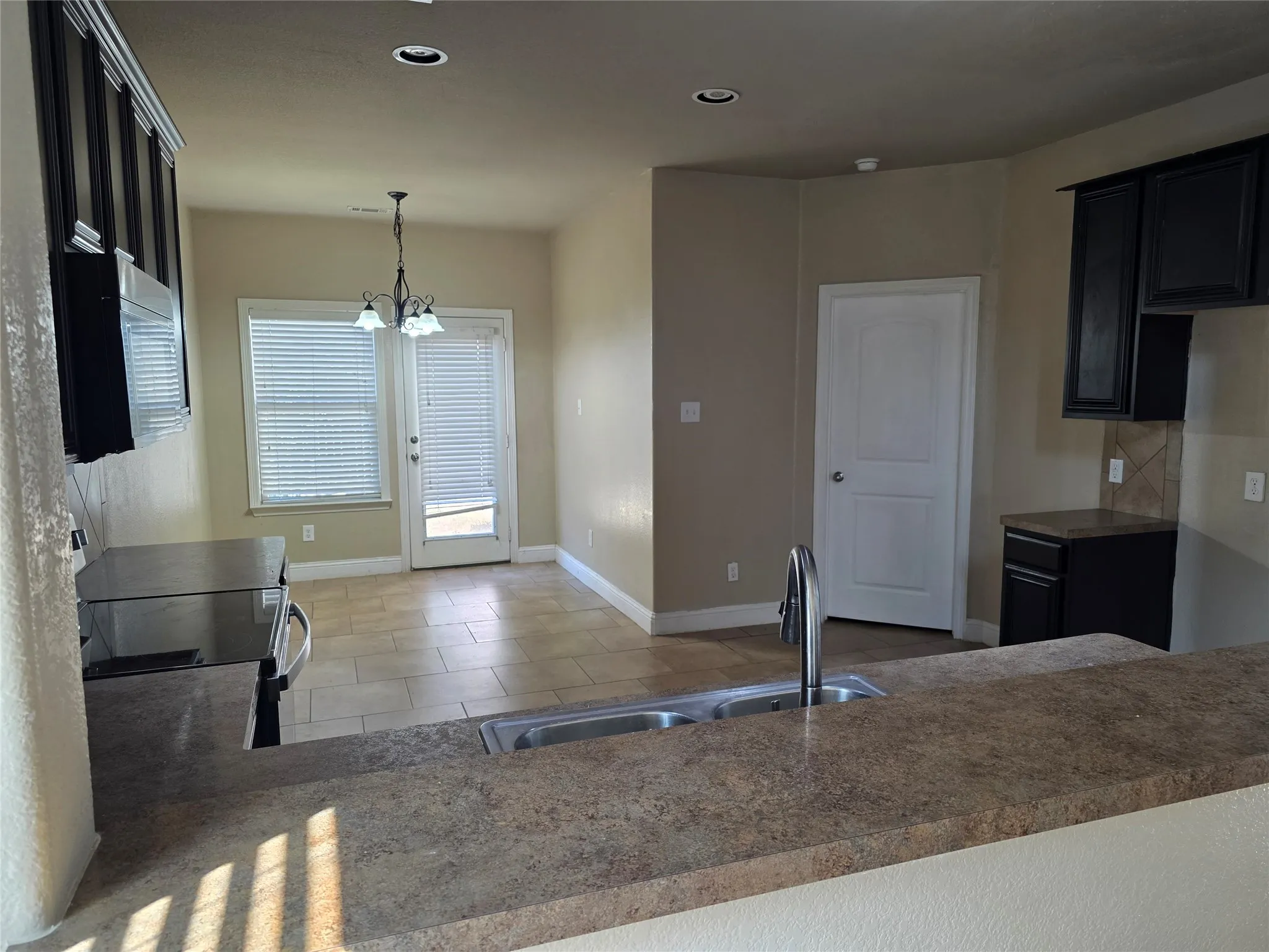 Single Family Residence For Rent in Tarrant County , 5848 Burgundy Rose Drive, Fort Worth, Texas 76123, 4 Bedroom, 3 Bathroom, 2 Garage spaces, 2,062 Sqft, built in 2012, mls#21407715, Real Estate Agent in Fort Worth, Homes For Rent in Tarrant county, Homes For Rent in Fort Worth, Realtor in Fort Worth Texas, Real Estate Brokerage Independent Realty Texas, Luminita Cordes Realtor