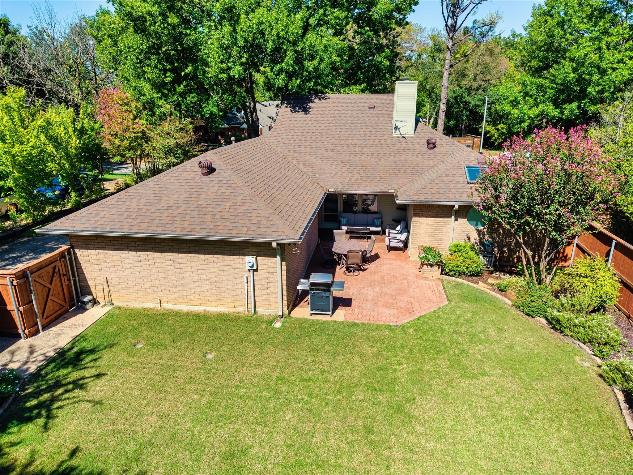 Single Family Residence For Sale in Tarrant County , 706 Giltin Court, Arlington, Texas 76006, 3 Bedroom, 2 Bathroom, 4 Garage spaces, 1,756 Sqft, built in 1987, mls#21403684, Real Estate Agent in Arlington, Homes For Sale in Tarrant county, Homes For Sale in Arlington, Realtor in Arlington Texas, Real Estate Brokerage Independent Realty Texas, Luminita Cordes Realtor