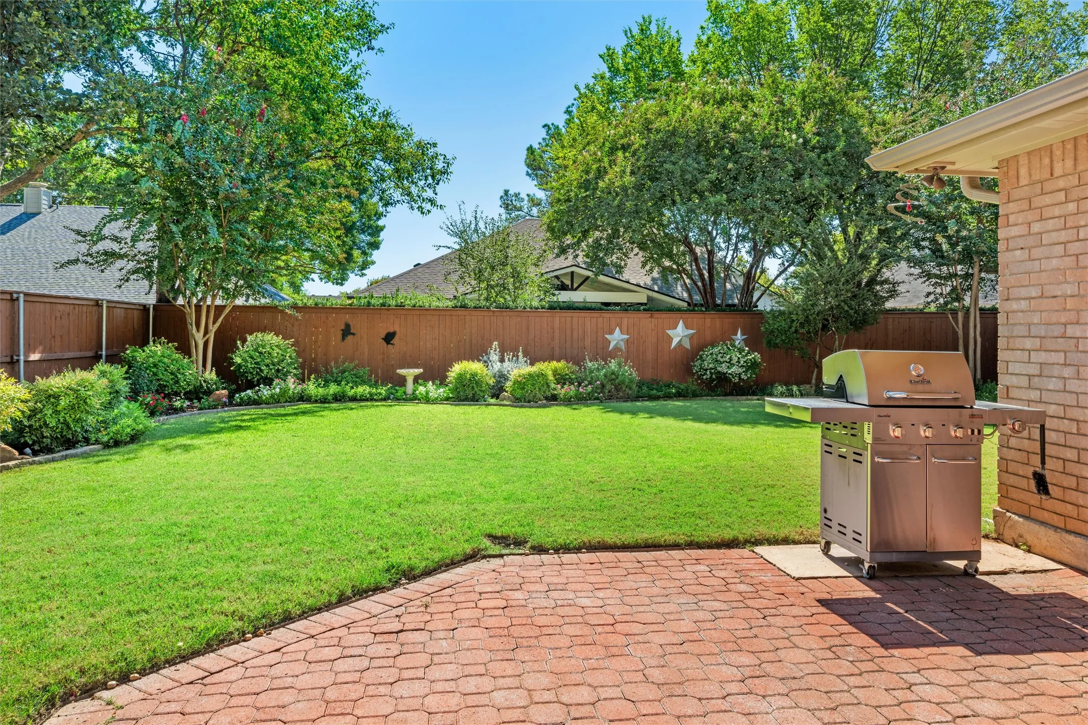 Single Family Residence For Sale in Tarrant County , 706 Giltin Court, Arlington, Texas 76006, 3 Bedroom, 2 Bathroom, 4 Garage spaces, 1,756 Sqft, built in 1987, mls#21403684, Real Estate Agent in Arlington, Homes For Sale in Tarrant county, Homes For Sale in Arlington, Realtor in Arlington Texas, Real Estate Brokerage Independent Realty Texas, Luminita Cordes Realtor