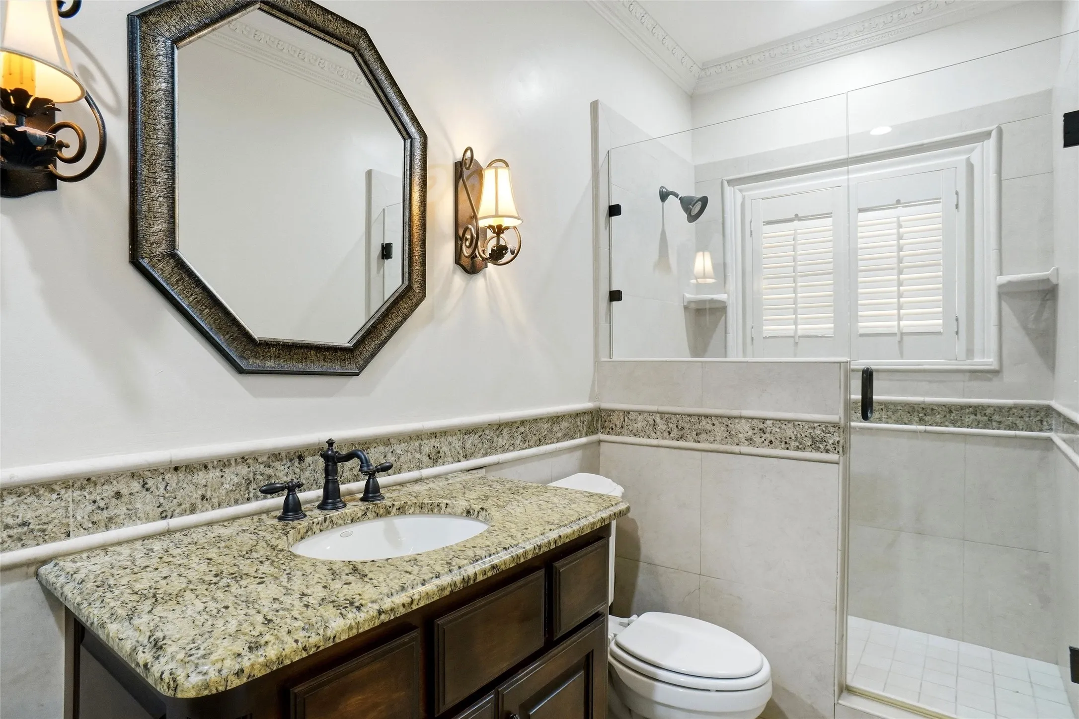 Single Family Residence For Sale in Tarrant County , 4106 Shady Valley Drive, Arlington, Texas 76013, 4 Bedroom, 6 Bathroom, 2 Garage spaces, 6,484 Sqft, built in 1963, mls#21367715, Real Estate Agent in Arlington, Homes For Sale in Tarrant county, Homes For Sale in Arlington, Realtor in Arlington Texas, Real Estate Brokerage Independent Realty Texas, Luminita Cordes Realtor