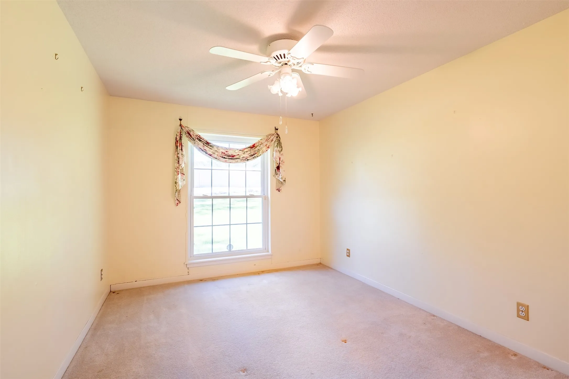 Single Family Residence For Sale in Smith County , 13809 FM 2868, Flint, Texas 75762, 4 Bedroom, 3 Bathroom, Garage spaces, 3,058 Sqft, built in 1977, mls#21407870, Real Estate Agent in Flint, Homes For Sale in Smith county, Homes For Sale in Flint, Realtor in Flint Texas, Real Estate Brokerage Independent Realty Texas, Luminita Cordes Realtor