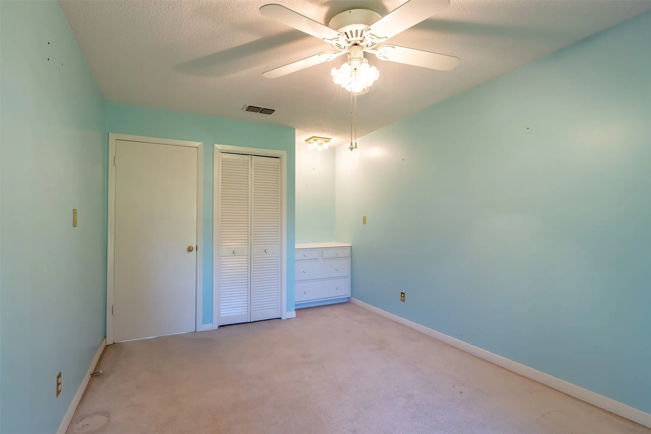 Single Family Residence For Sale in Smith County , 13809 FM 2868, Flint, Texas 75762, 4 Bedroom, 3 Bathroom, Garage spaces, 3,058 Sqft, built in 1977, mls#21407870, Real Estate Agent in Flint, Homes For Sale in Smith county, Homes For Sale in Flint, Realtor in Flint Texas, Real Estate Brokerage Independent Realty Texas, Luminita Cordes Realtor