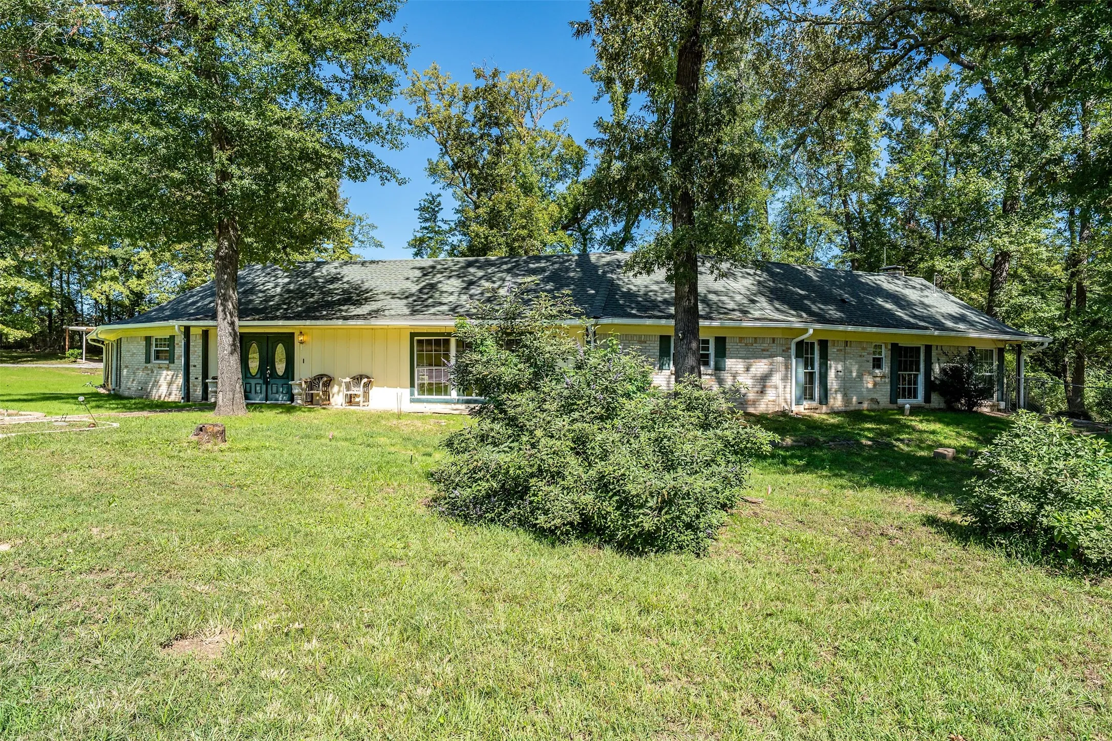 Single Family Residence For Sale in Smith County , 13809 FM 2868, Flint, Texas 75762, 4 Bedroom, 3 Bathroom, Garage spaces, 3,058 Sqft, built in 1977, mls#21407870, Real Estate Agent in Flint, Homes For Sale in Smith county, Homes For Sale in Flint, Realtor in Flint Texas, Real Estate Brokerage Independent Realty Texas, Luminita Cordes Realtor