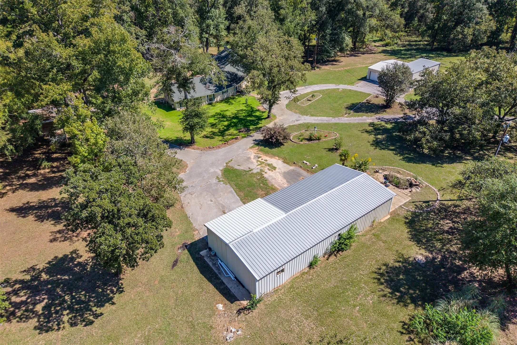 Single Family Residence For Sale in Smith County , 13809 FM 2868, Flint, Texas 75762, 4 Bedroom, 3 Bathroom, Garage spaces, 3,058 Sqft, built in 1977, mls#21407870, Real Estate Agent in Flint, Homes For Sale in Smith county, Homes For Sale in Flint, Realtor in Flint Texas, Real Estate Brokerage Independent Realty Texas, Luminita Cordes Realtor