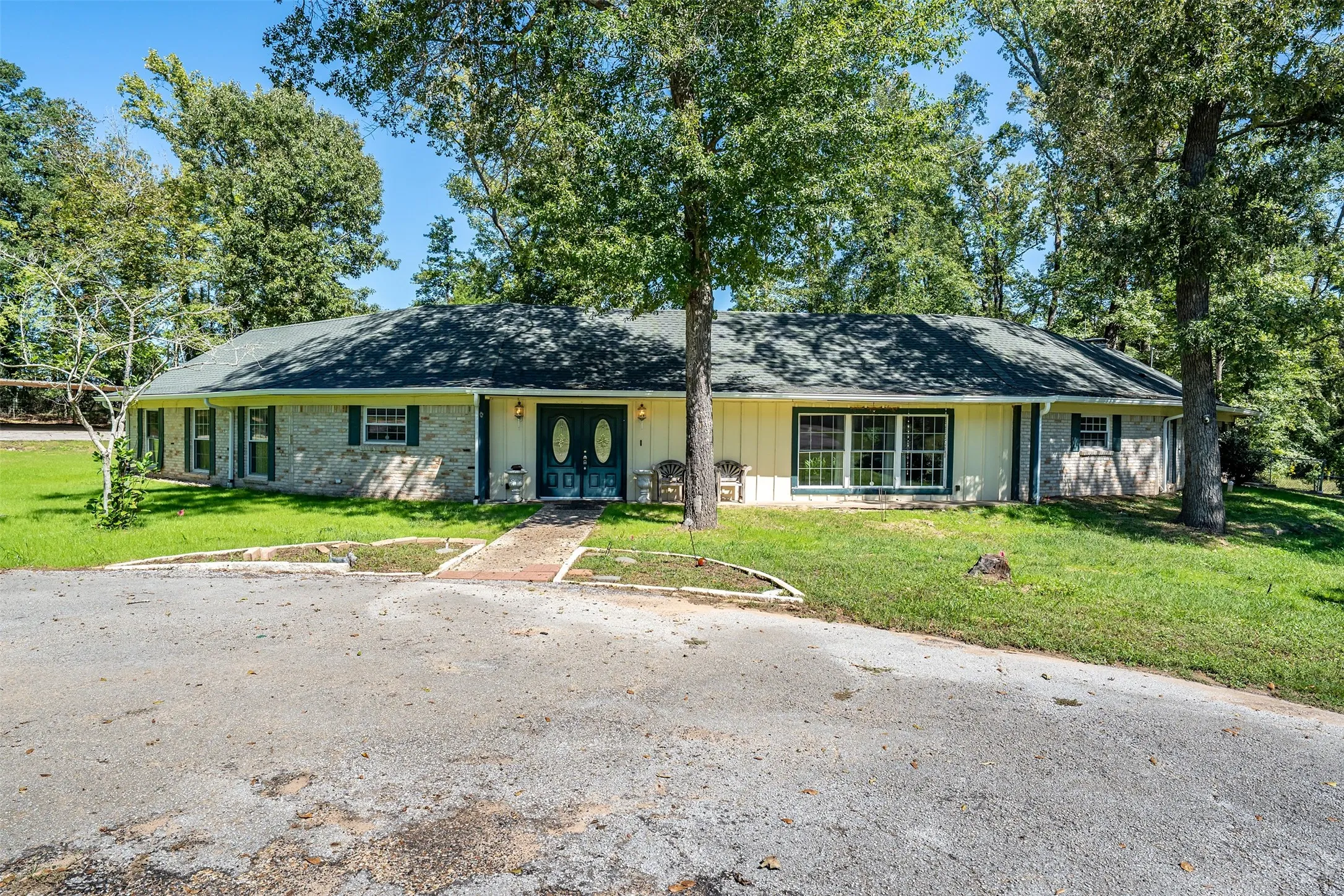 Single Family Residence For Sale in Smith County , 13809 FM 2868, Flint, Texas 75762, 4 Bedroom, 3 Bathroom, Garage spaces, 3,058 Sqft, built in 1977, mls#21407870, Real Estate Agent in Flint, Homes For Sale in Smith county, Homes For Sale in Flint, Realtor in Flint Texas, Real Estate Brokerage Independent Realty Texas, Luminita Cordes Realtor