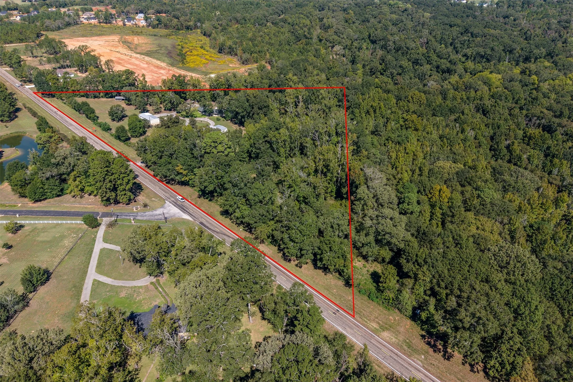 Single Family Residence For Sale in Smith County , 13809 FM 2868, Flint, Texas 75762, 4 Bedroom, 3 Bathroom, Garage spaces, 3,058 Sqft, built in 1977, mls#21407870, Real Estate Agent in Flint, Homes For Sale in Smith county, Homes For Sale in Flint, Realtor in Flint Texas, Real Estate Brokerage Independent Realty Texas, Luminita Cordes Realtor