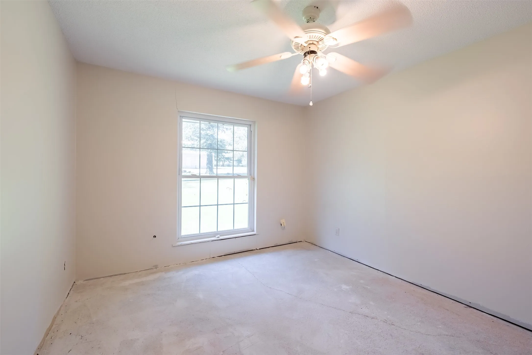 Single Family Residence For Sale in Smith County , 13809 FM 2868, Flint, Texas 75762, 4 Bedroom, 3 Bathroom, Garage spaces, 3,058 Sqft, built in 1977, mls#21407870, Real Estate Agent in Flint, Homes For Sale in Smith county, Homes For Sale in Flint, Realtor in Flint Texas, Real Estate Brokerage Independent Realty Texas, Luminita Cordes Realtor