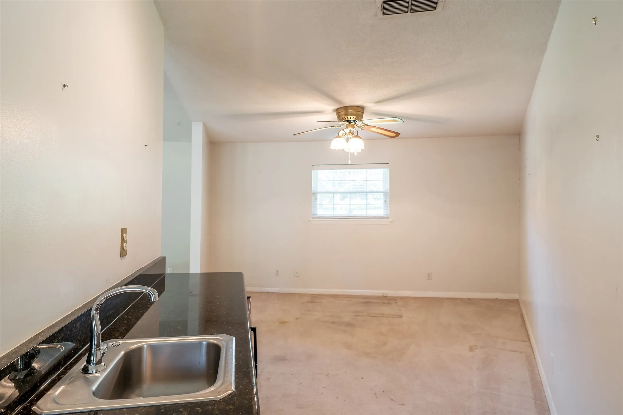 Single Family Residence For Sale in Smith County , 13809 FM 2868, Flint, Texas 75762, 4 Bedroom, 3 Bathroom, Garage spaces, 3,058 Sqft, built in 1977, mls#21407870, Real Estate Agent in Flint, Homes For Sale in Smith county, Homes For Sale in Flint, Realtor in Flint Texas, Real Estate Brokerage Independent Realty Texas, Luminita Cordes Realtor