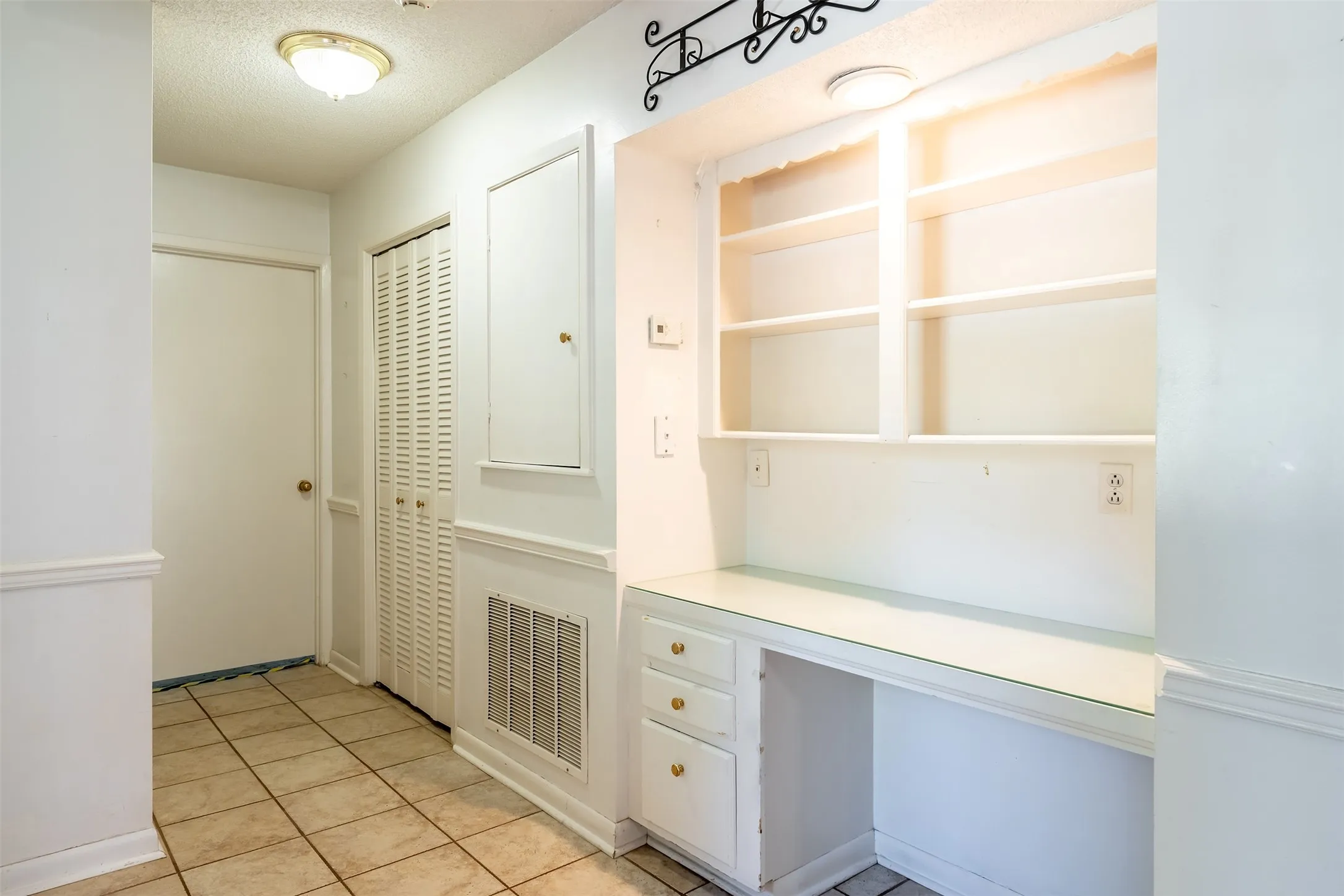 Single Family Residence For Sale in Smith County , 13809 FM 2868, Flint, Texas 75762, 4 Bedroom, 3 Bathroom, Garage spaces, 3,058 Sqft, built in 1977, mls#21407870, Real Estate Agent in Flint, Homes For Sale in Smith county, Homes For Sale in Flint, Realtor in Flint Texas, Real Estate Brokerage Independent Realty Texas, Luminita Cordes Realtor