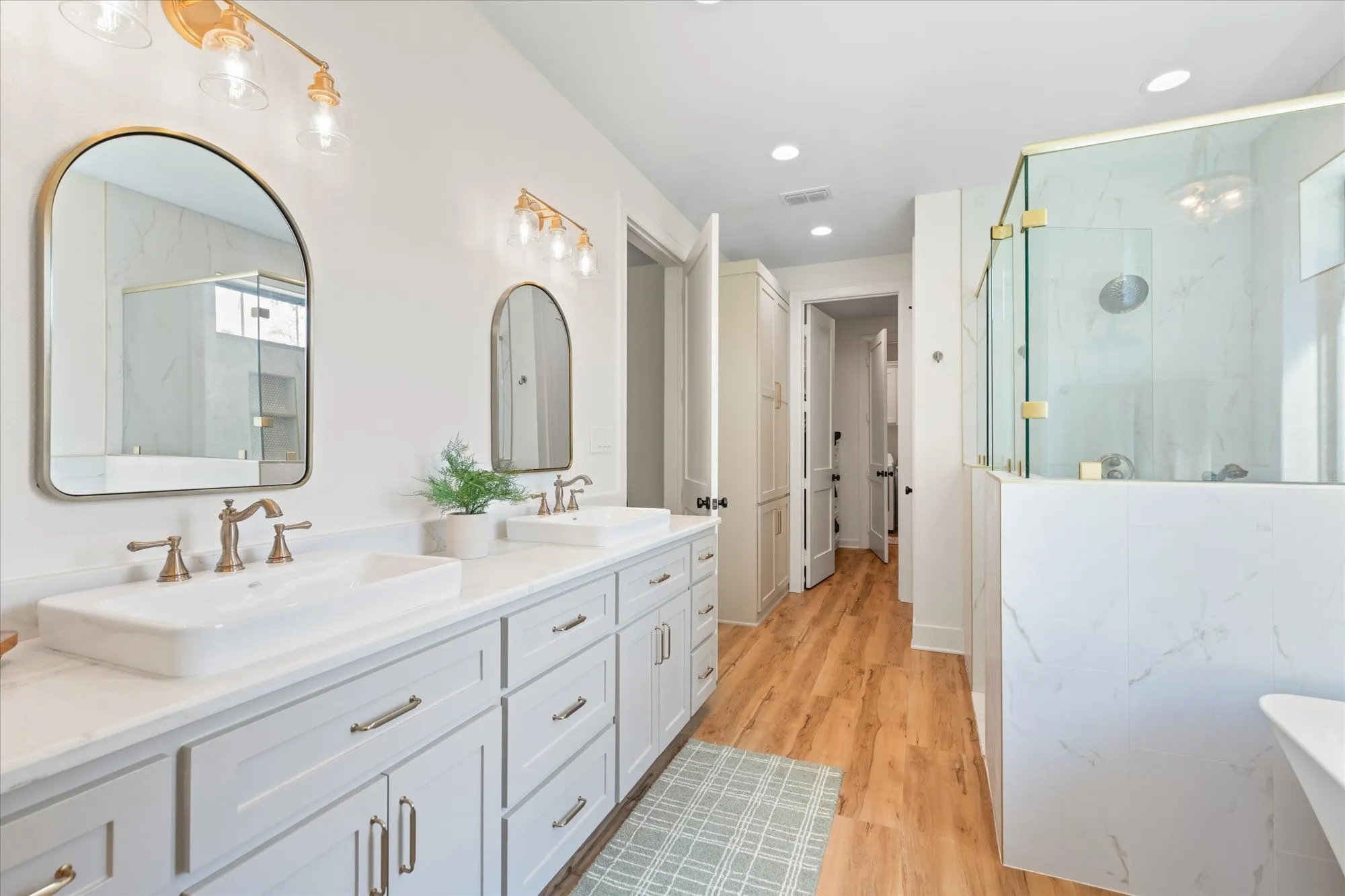 Single Family Residence For Sale in Harrison County , 200 Maple Springs Rd, Longview, Texas 75602, 4 Bedroom, 4 Bathroom, 2 Garage spaces, 3,168 Sqft, built in 2024, mls#21407900, Real Estate Agent in Longview, Homes For Sale in Harrison county, Homes For Sale in Longview, Realtor in Longview Texas, Real Estate Brokerage Independent Realty Texas, Luminita Cordes Realtor