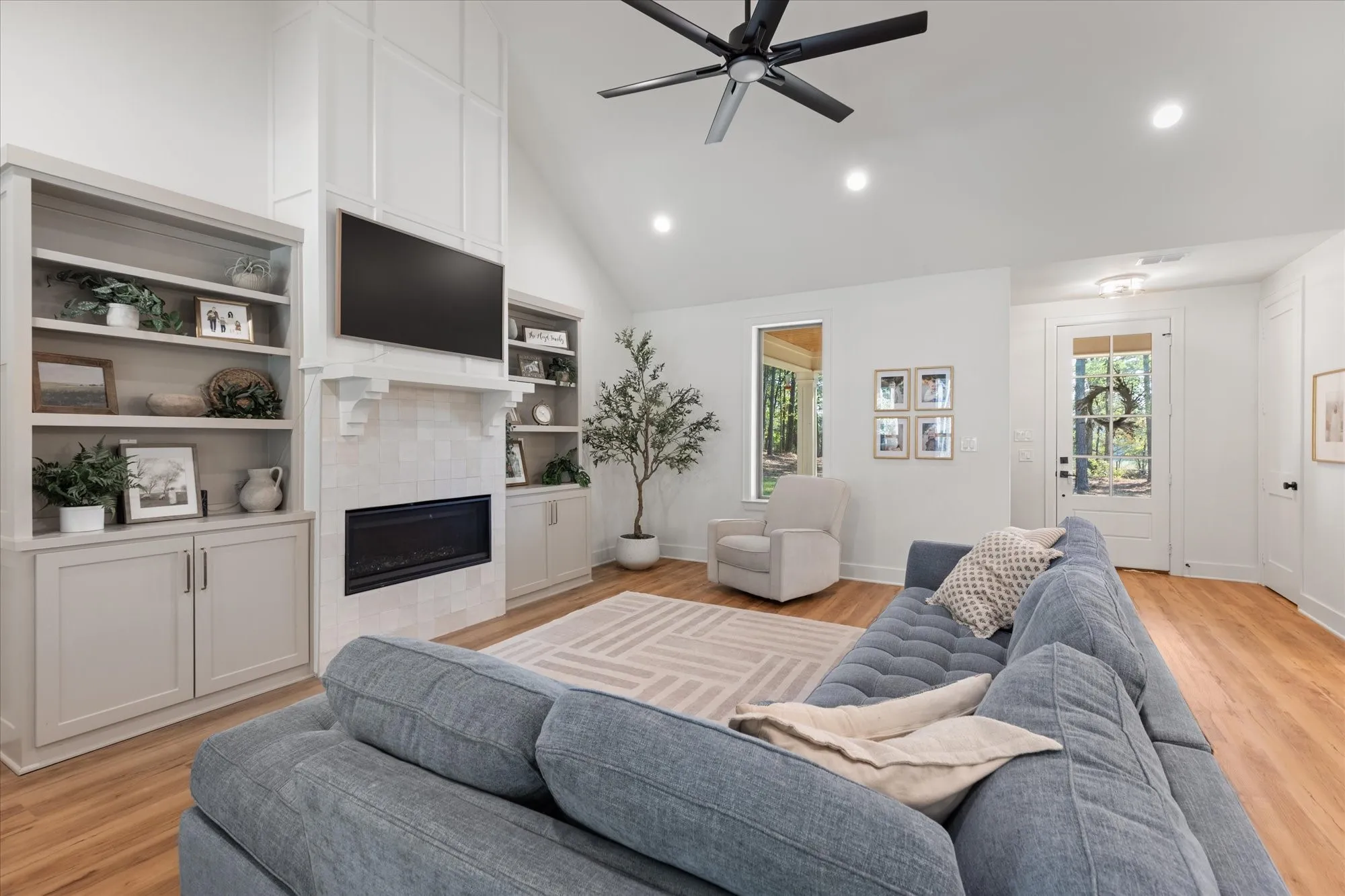 Single Family Residence For Sale in Harrison County , 200 Maple Springs Rd, Longview, Texas 75602, 4 Bedroom, 4 Bathroom, 2 Garage spaces, 3,168 Sqft, built in 2024, mls#21407900, Real Estate Agent in Longview, Homes For Sale in Harrison county, Homes For Sale in Longview, Realtor in Longview Texas, Real Estate Brokerage Independent Realty Texas, Luminita Cordes Realtor
