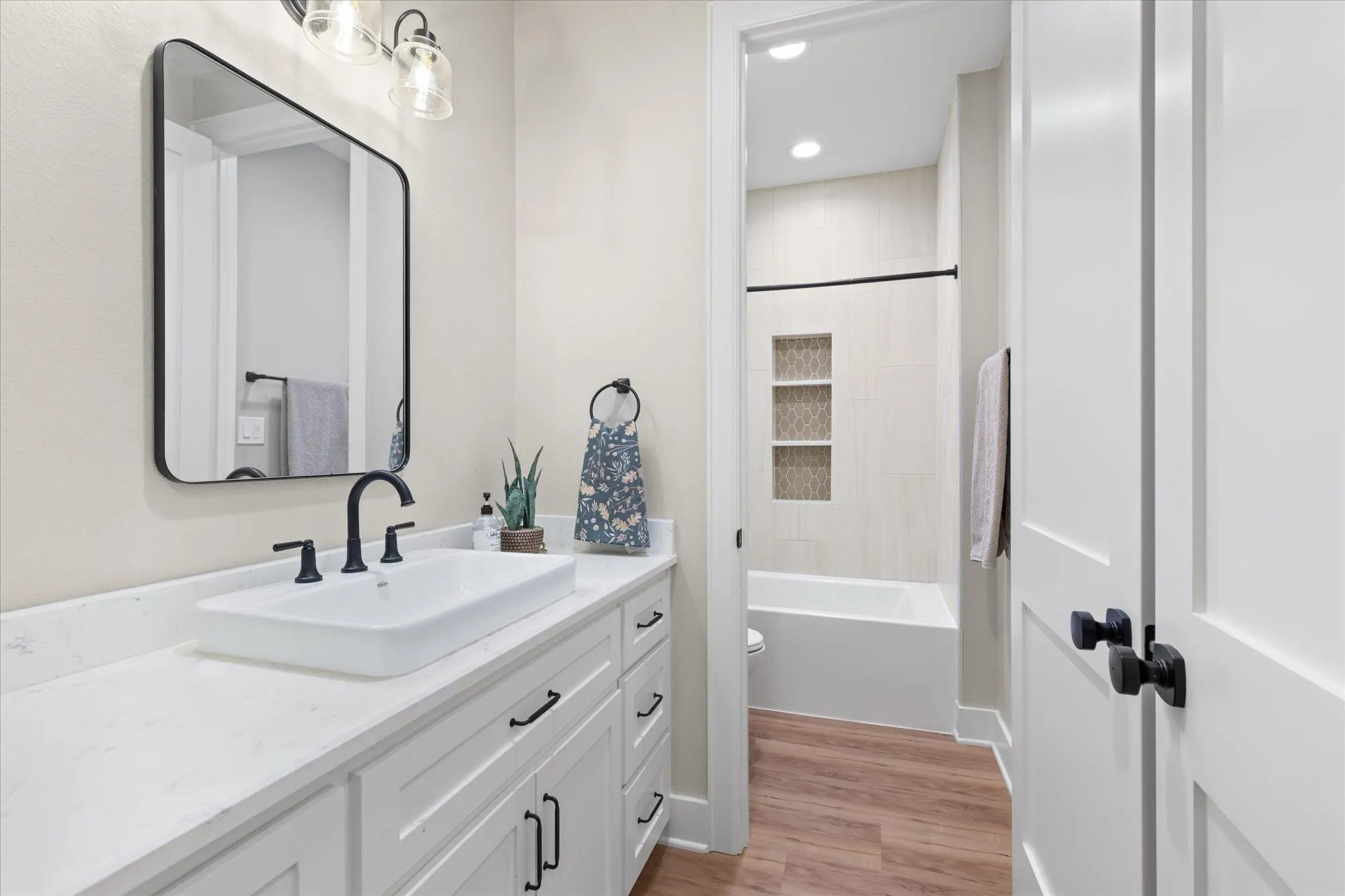 Single Family Residence For Sale in Harrison County , 200 Maple Springs Rd, Longview, Texas 75602, 4 Bedroom, 4 Bathroom, 2 Garage spaces, 3,168 Sqft, built in 2024, mls#21407900, Real Estate Agent in Longview, Homes For Sale in Harrison county, Homes For Sale in Longview, Realtor in Longview Texas, Real Estate Brokerage Independent Realty Texas, Luminita Cordes Realtor