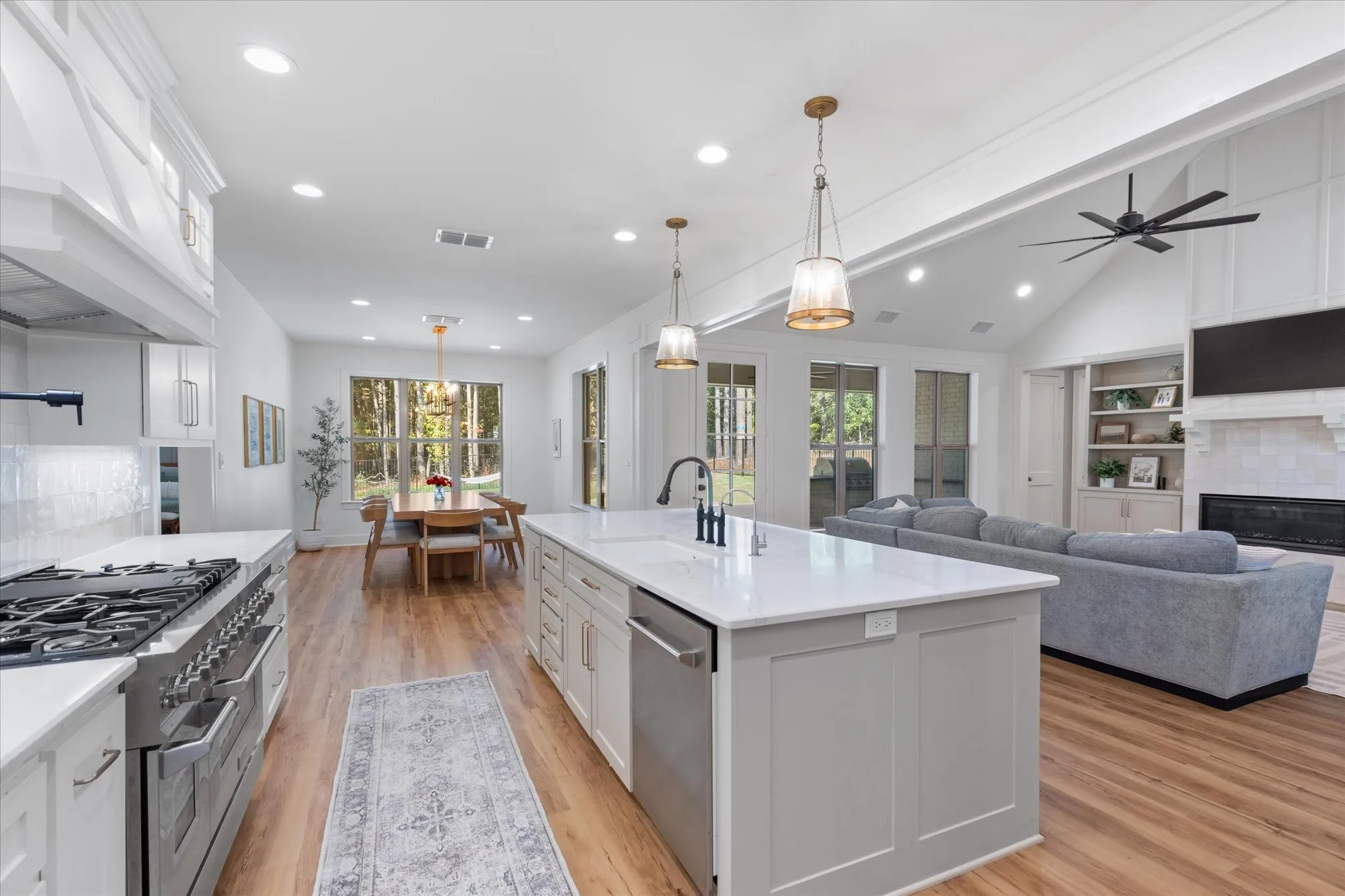 Single Family Residence For Sale in Harrison County , 200 Maple Springs Rd, Longview, Texas 75602, 4 Bedroom, 4 Bathroom, 2 Garage spaces, 3,168 Sqft, built in 2024, mls#21407900, Real Estate Agent in Longview, Homes For Sale in Harrison county, Homes For Sale in Longview, Realtor in Longview Texas, Real Estate Brokerage Independent Realty Texas, Luminita Cordes Realtor